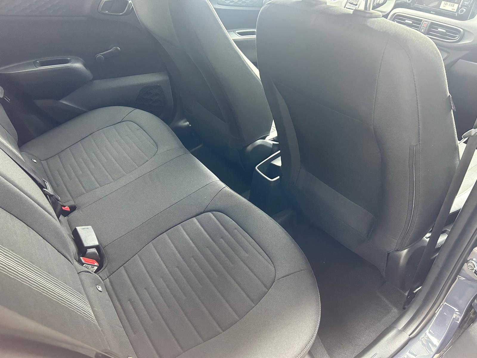HYUNDAI i10 1.2 Amplia Aut.-image-8