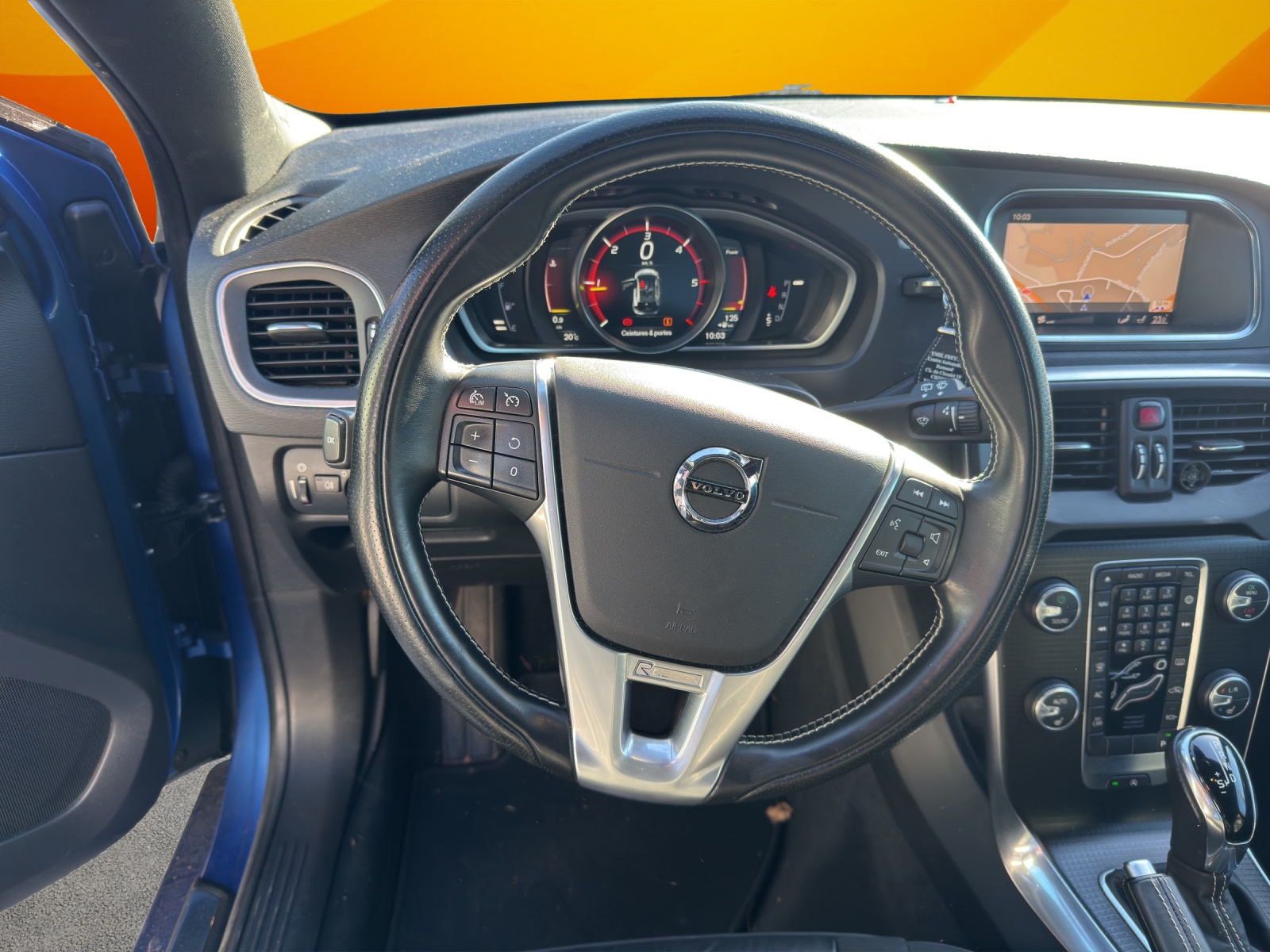 VOLVO V40 D2 R-Design Geartronic-image-10