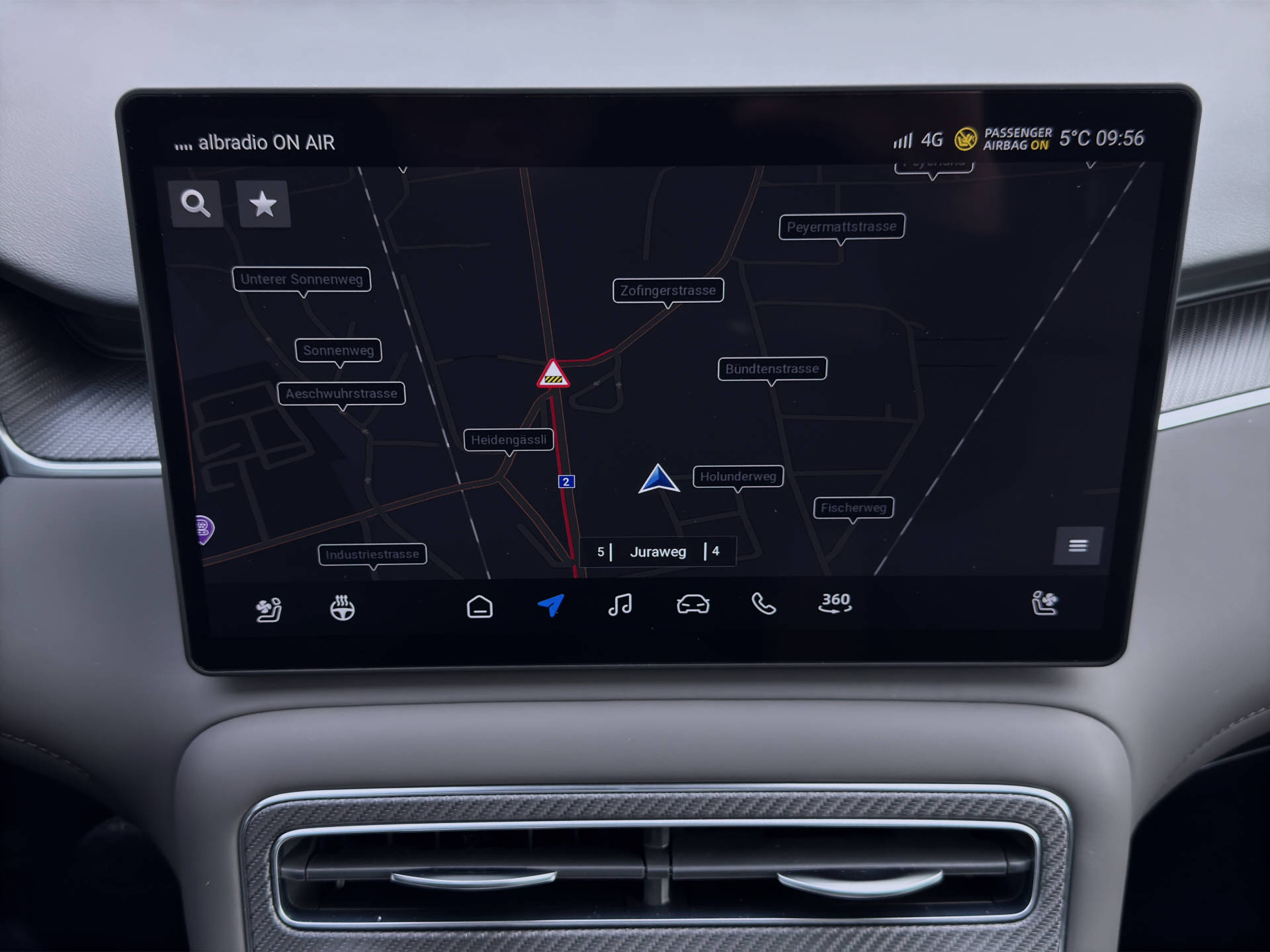 MG S6 EV 77 kWh Luxury 4WD-image-9