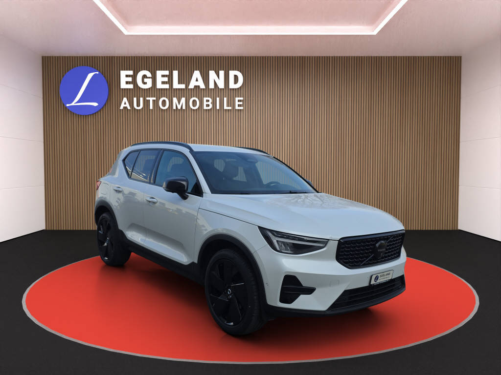 VOLVO XC40 2.0 B4 MH Plus Black Edition-image-1