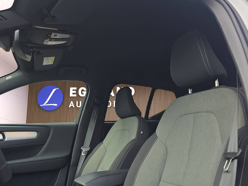 VOLVO XC40 2.0 B4 MH Plus Black Edition-image-12