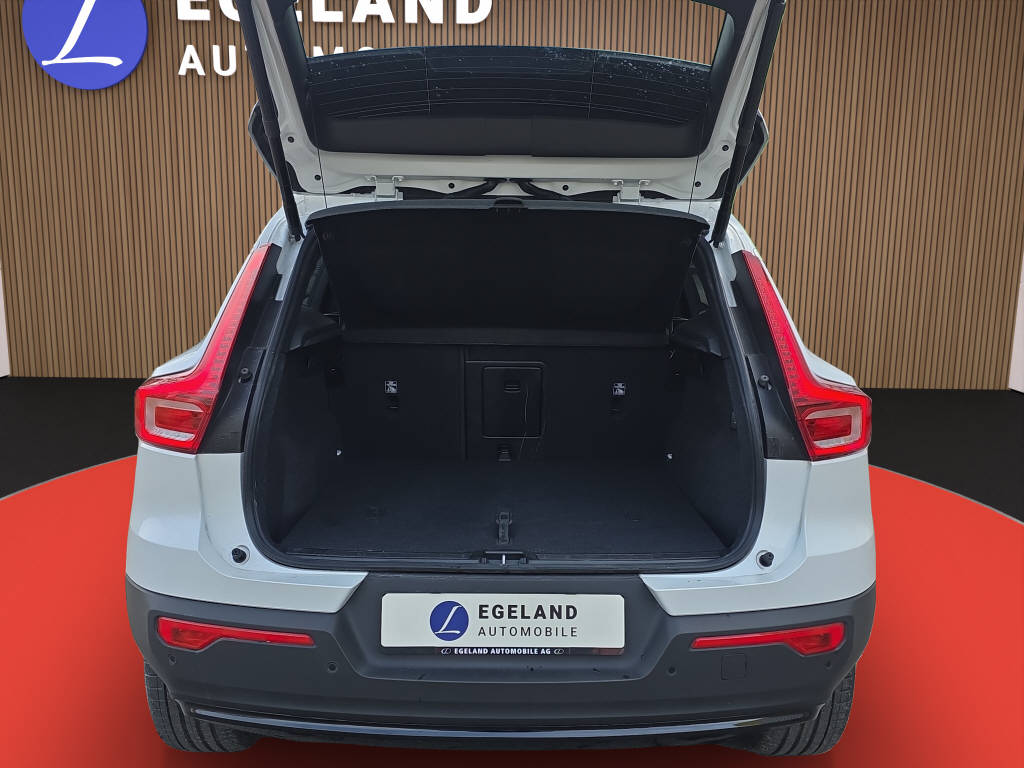 VOLVO XC40 2.0 B4 MH Plus Black Edition-image-14