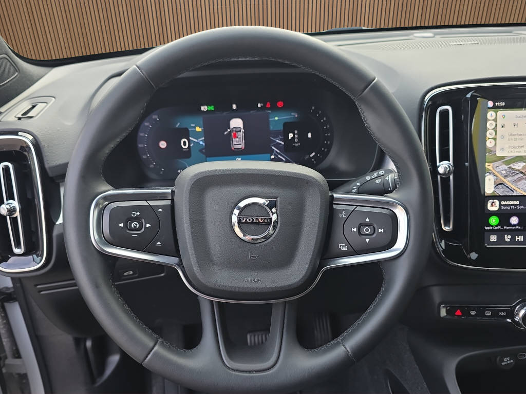 VOLVO XC40 2.0 B4 MH Plus Black Edition-image-15