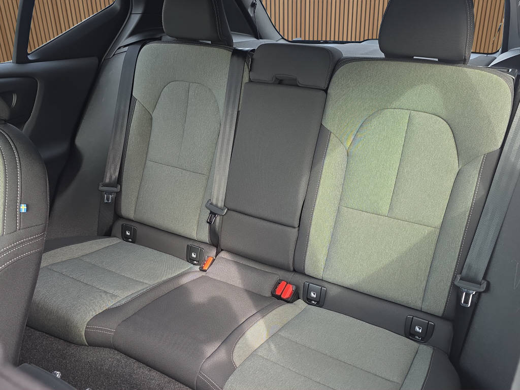 VOLVO XC40 2.0 B4 MH Plus Black Edition-image-19