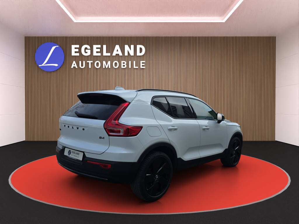 VOLVO XC40 2.0 B4 MH Plus Black Edition-image-3