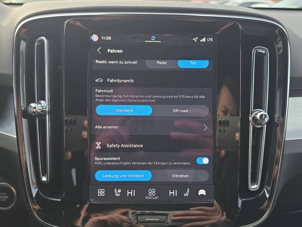 VOLVO XC40 2.0 B4 MH Plus Black Edition-image-22