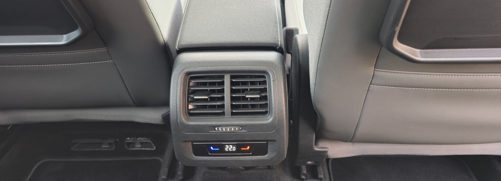 VW Touran 2.0 TDI BlueMotion Technology Comfortline-image-11