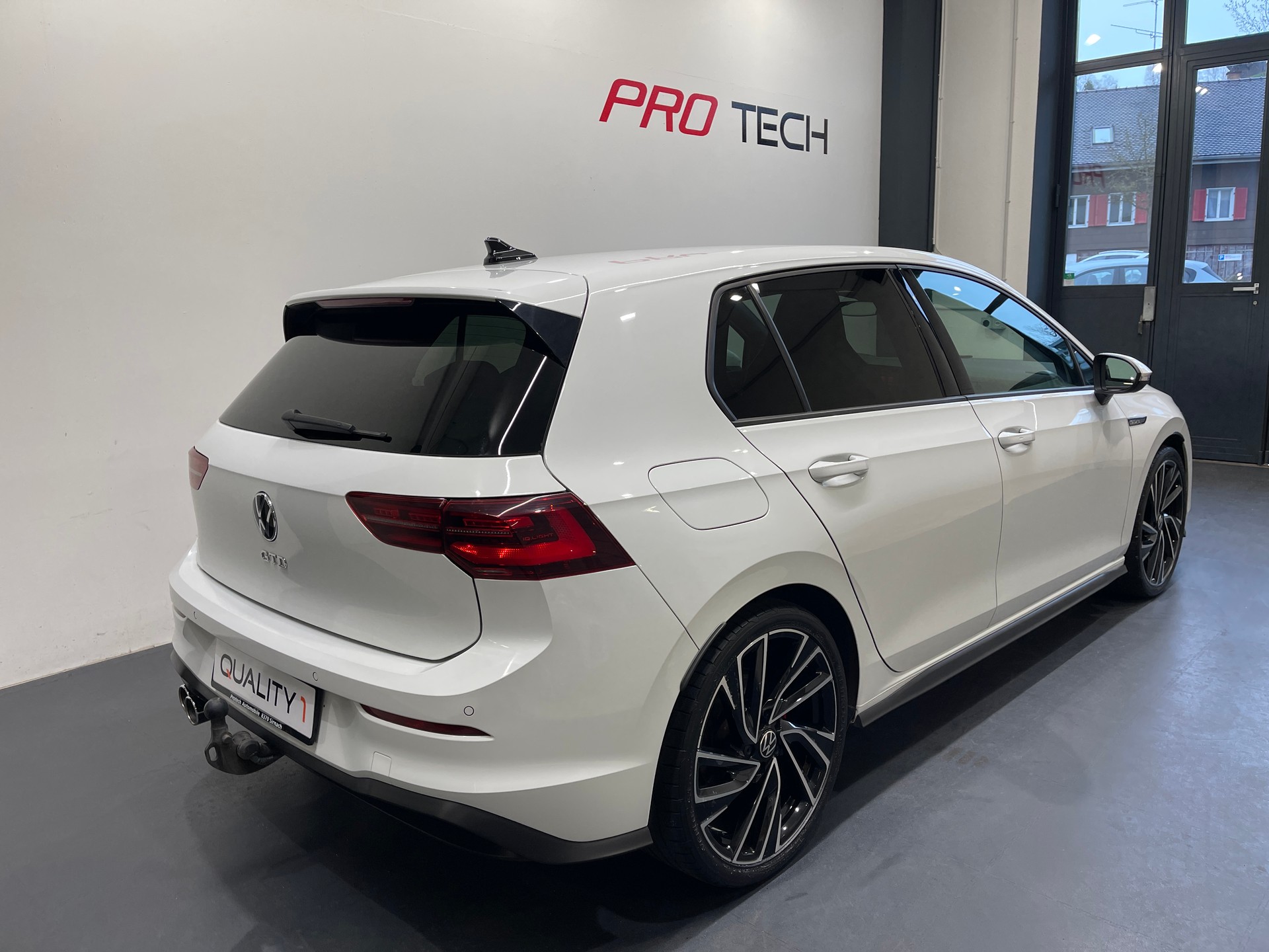 VW Golf 2.0 TDI GTD DSG*LEDER*AHK*STANDHEIZUNG*-image-4