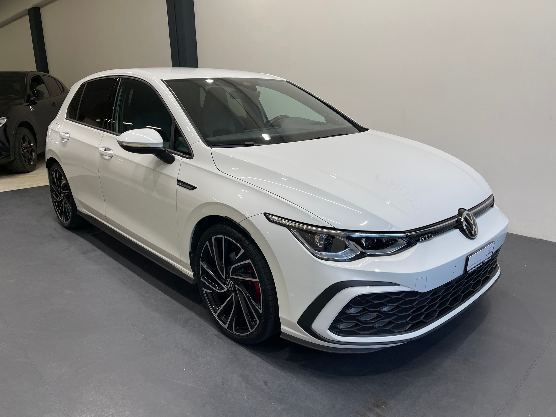 VW Golf 2.0 TDI GTD DSG*LEDER*AHK*STANDHEIZUNG*-showroom-element-2