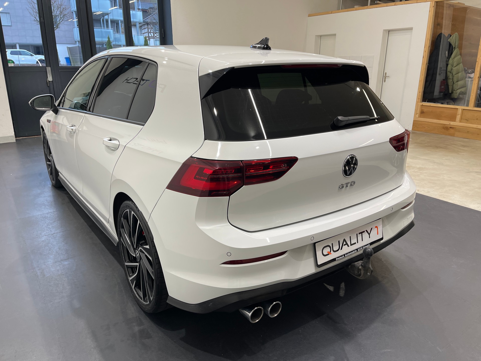VW Golf 2.0 TDI GTD DSG*LEDER*AHK*STANDHEIZUNG*-image-5