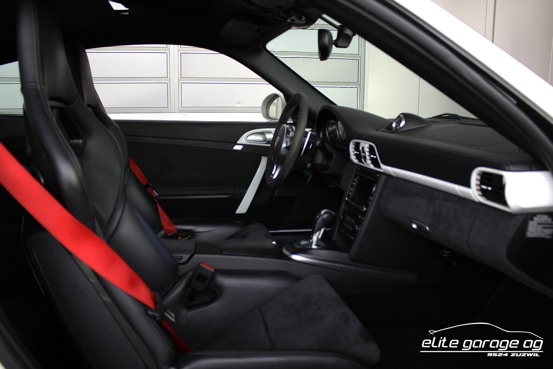 PORSCHE 911 Carrera GTS PDK LIEBHABERFAHRZEUG-image-15