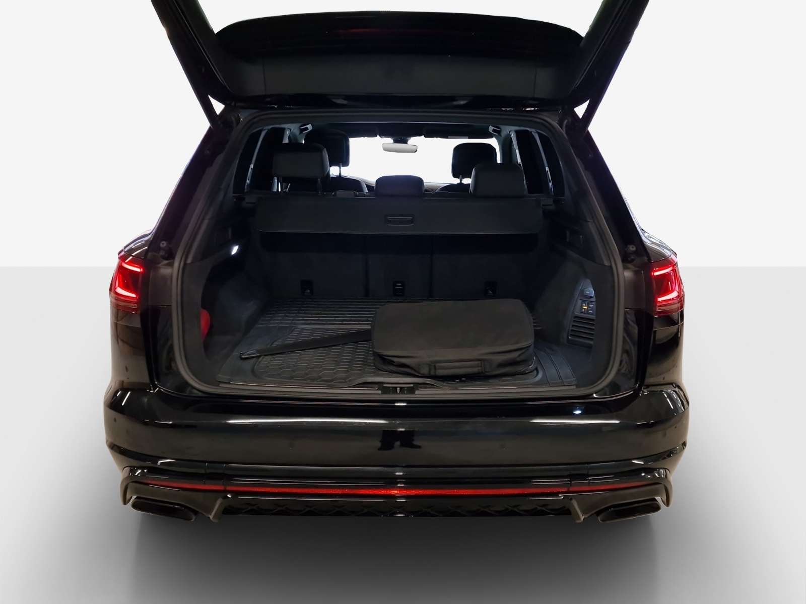 VW Touareg 3.0 TSI eHybrid R Tiptronic-image-12