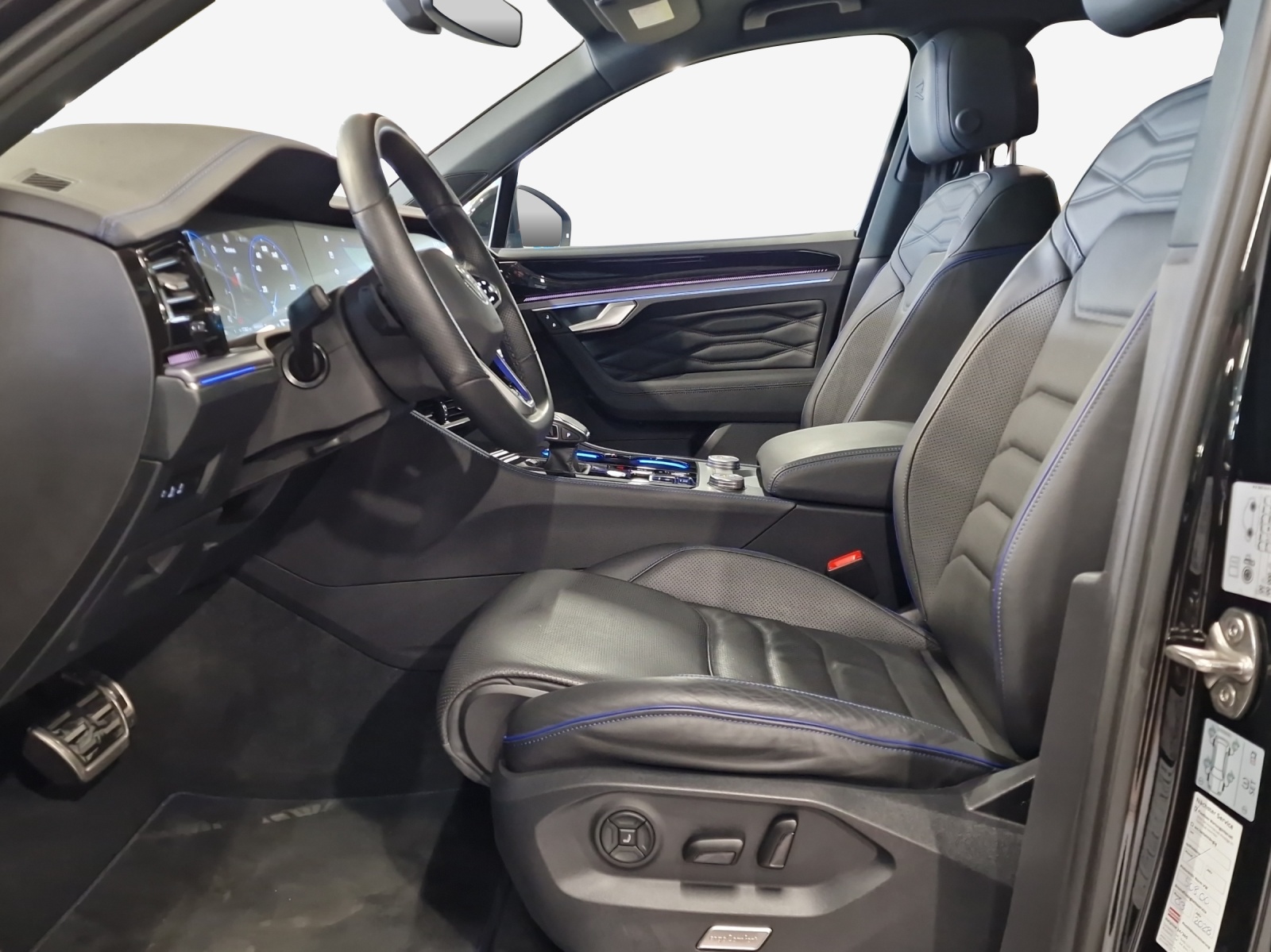 VW Touareg 3.0 TSI eHybrid R Tiptronic-image-7