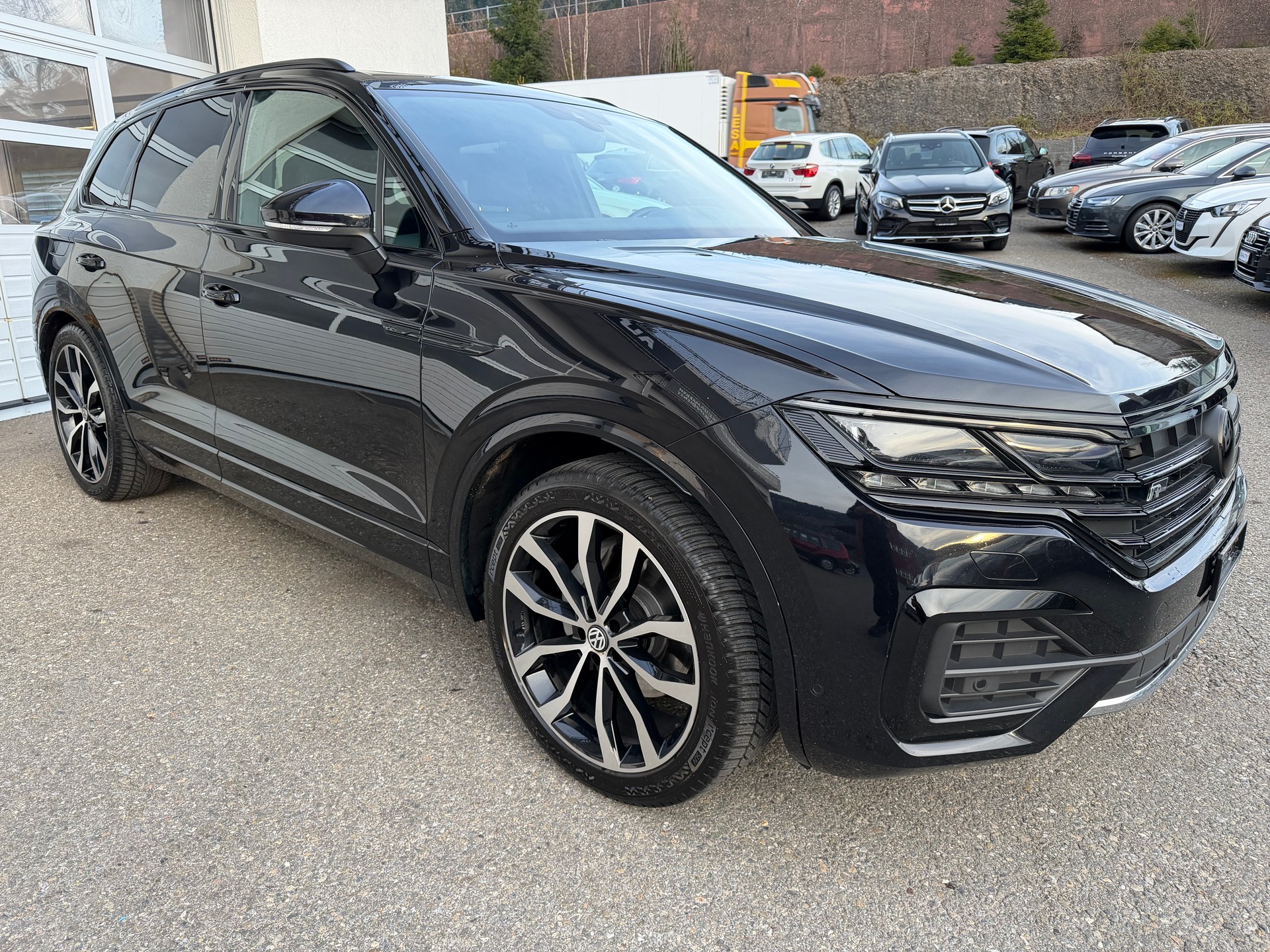 VW Touareg 3.0 TDI R Line Tiptronic-showroom-element-3