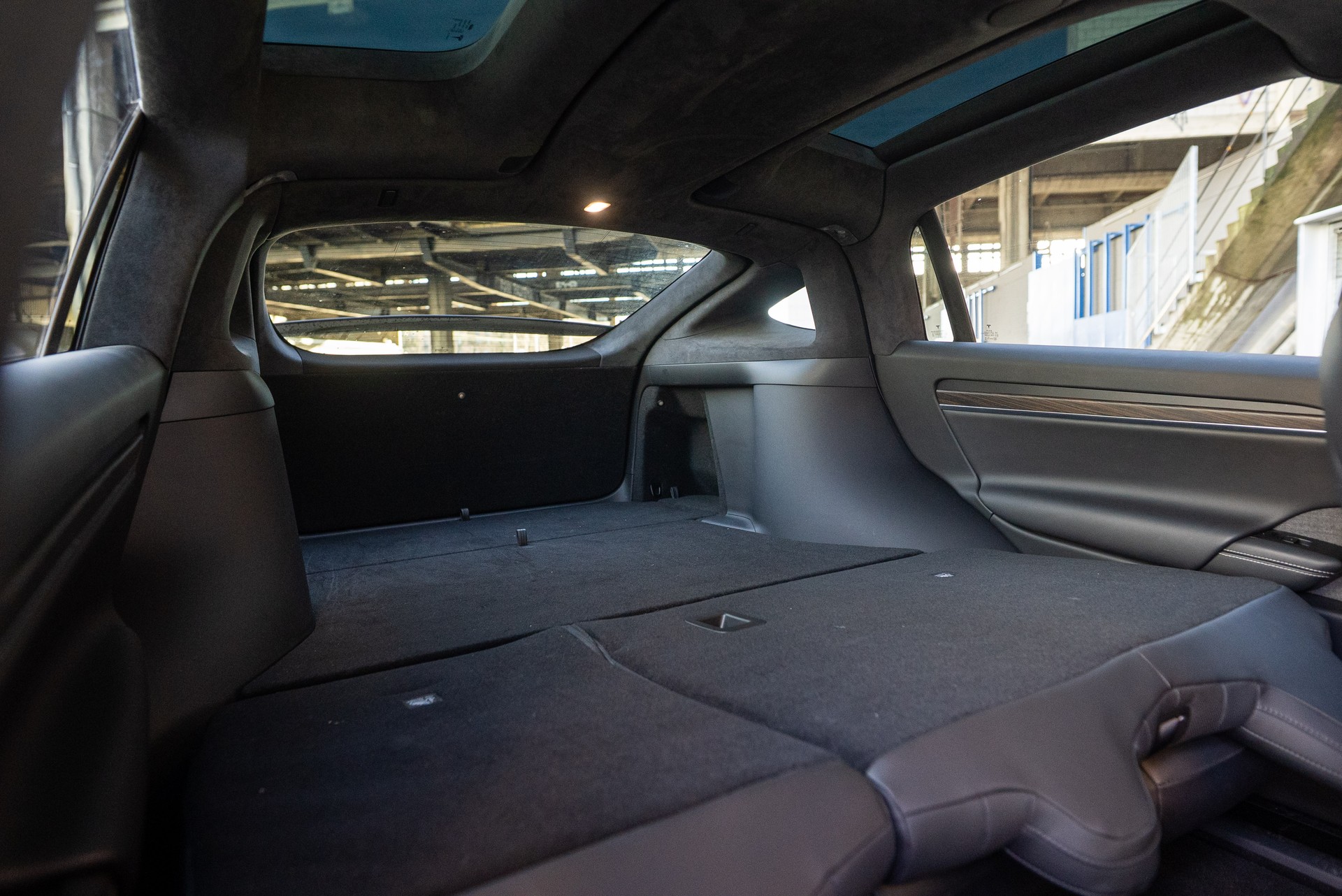 TESLA Model X Long Range-image-12