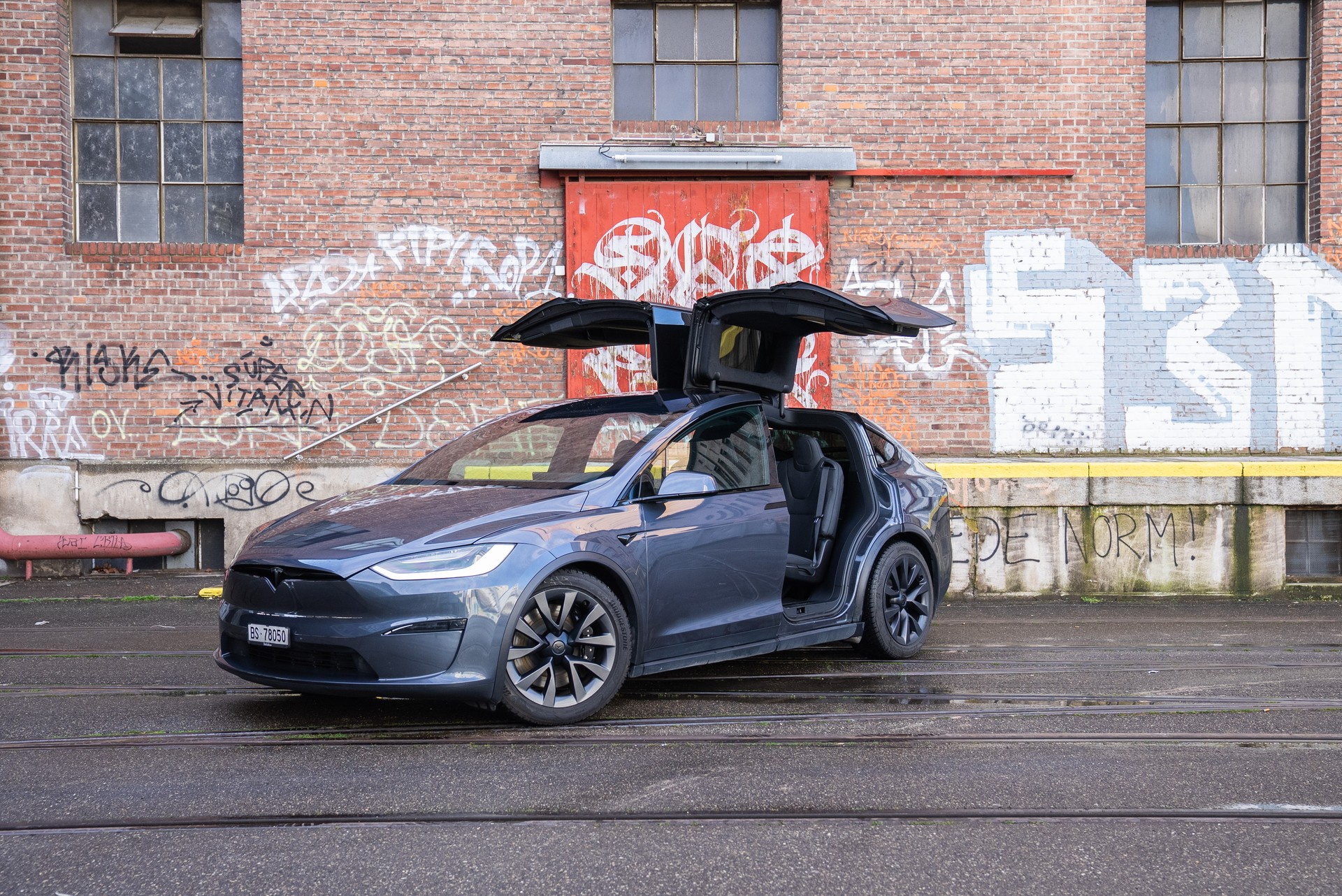 TESLA Model X Long Range-image-1