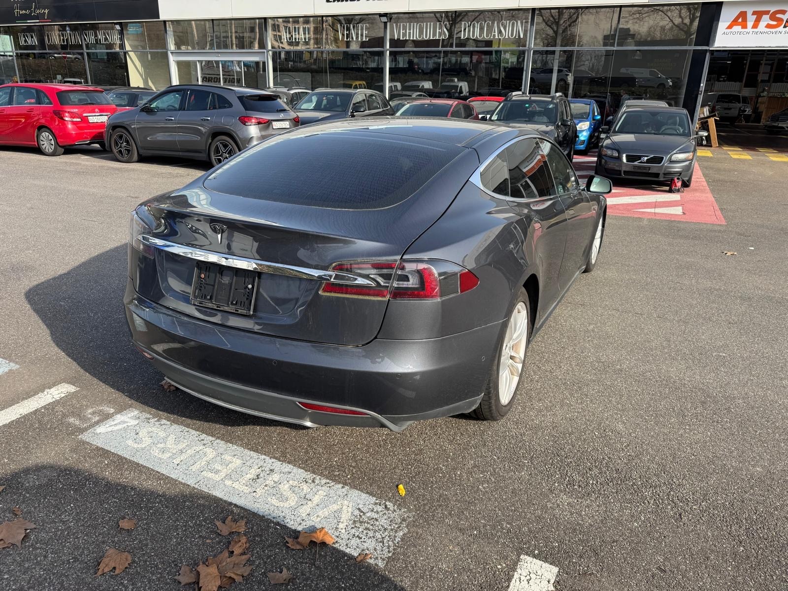 TESLA Model S 85 D-image-7