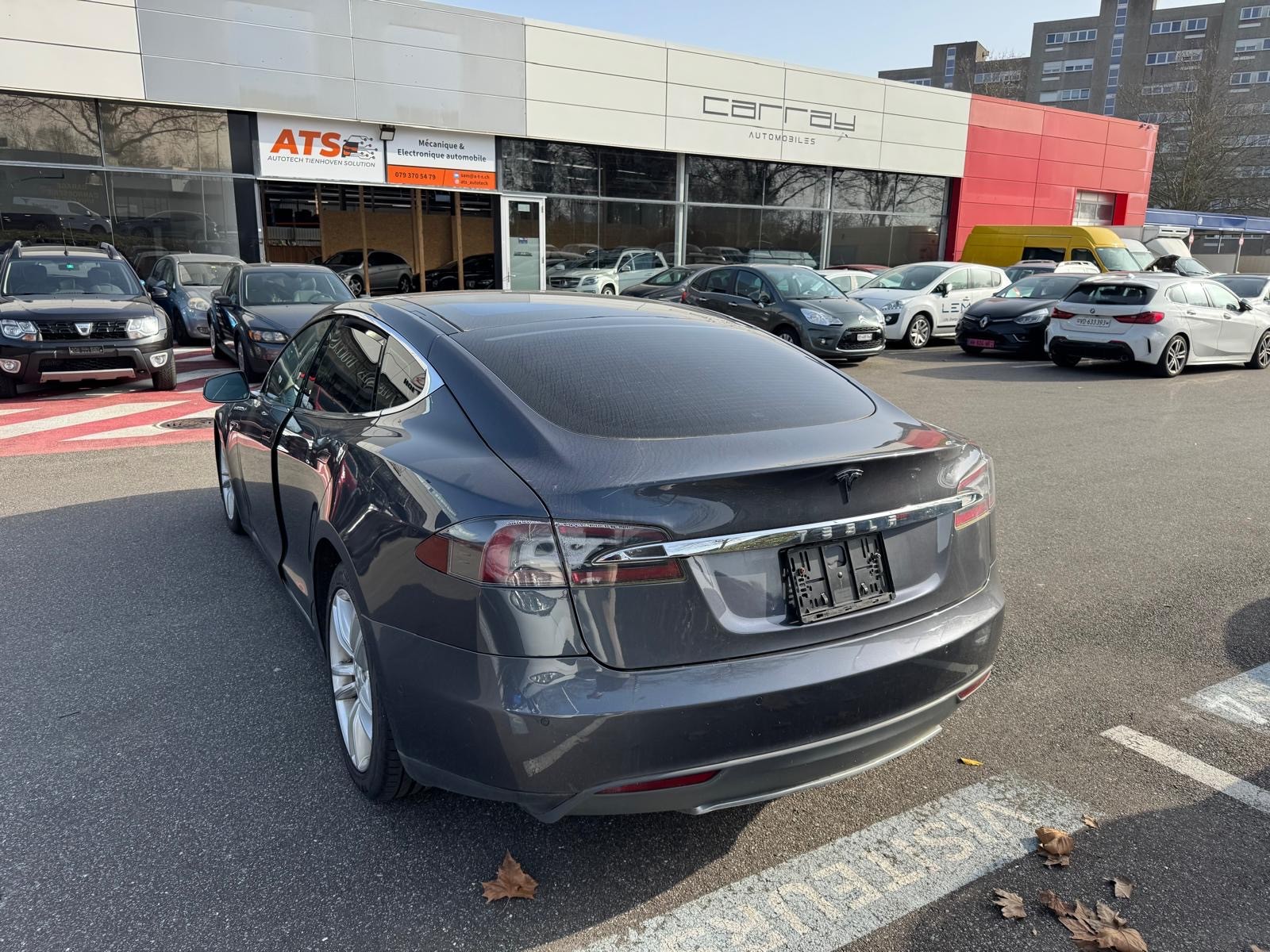 TESLA Model S 85 D-image-4