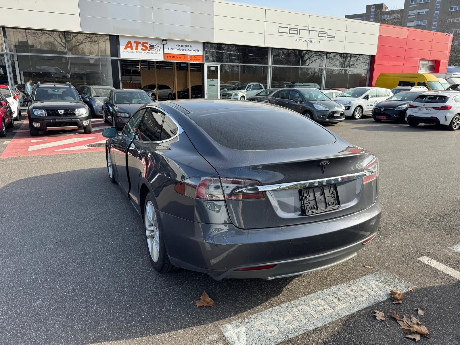 TESLA Model S 85 D-image-5