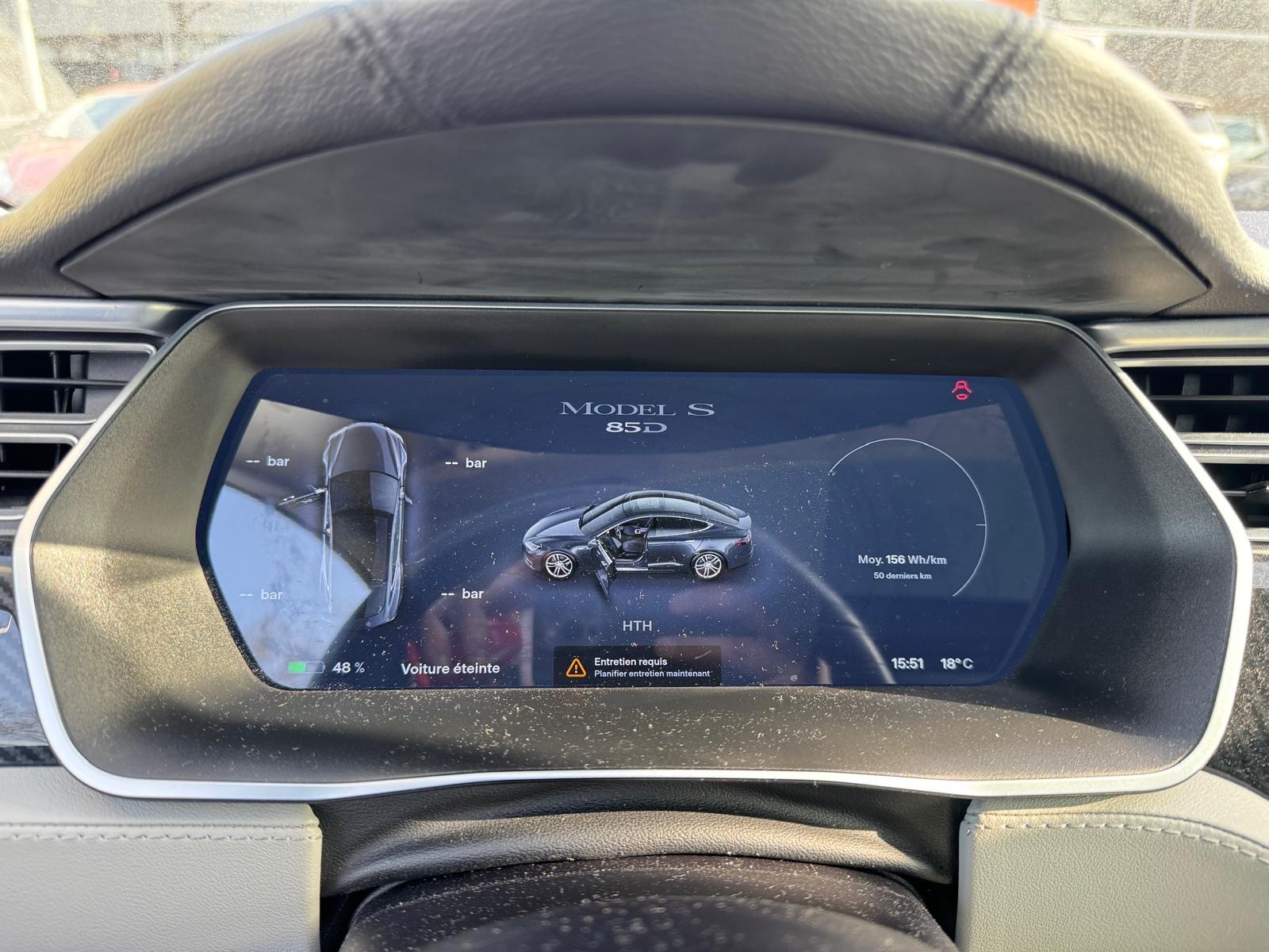 TESLA Model S 85 D-image-10