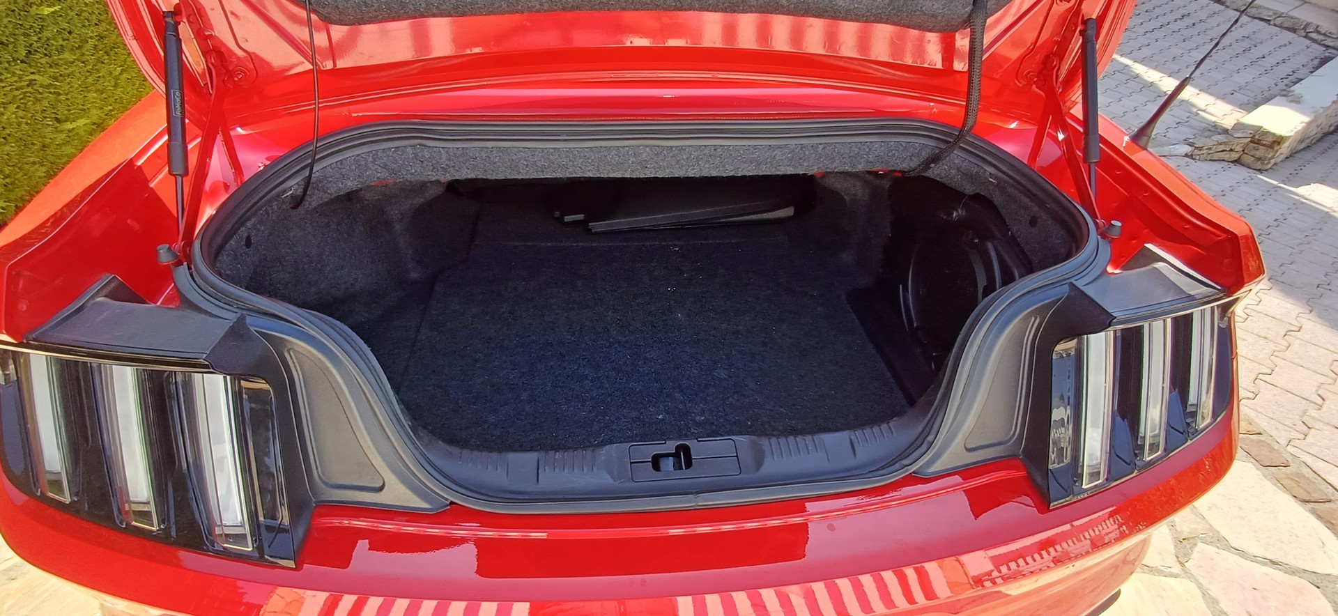 FORD Mustang Convertible 5.0 V8 GT Automat-image-9