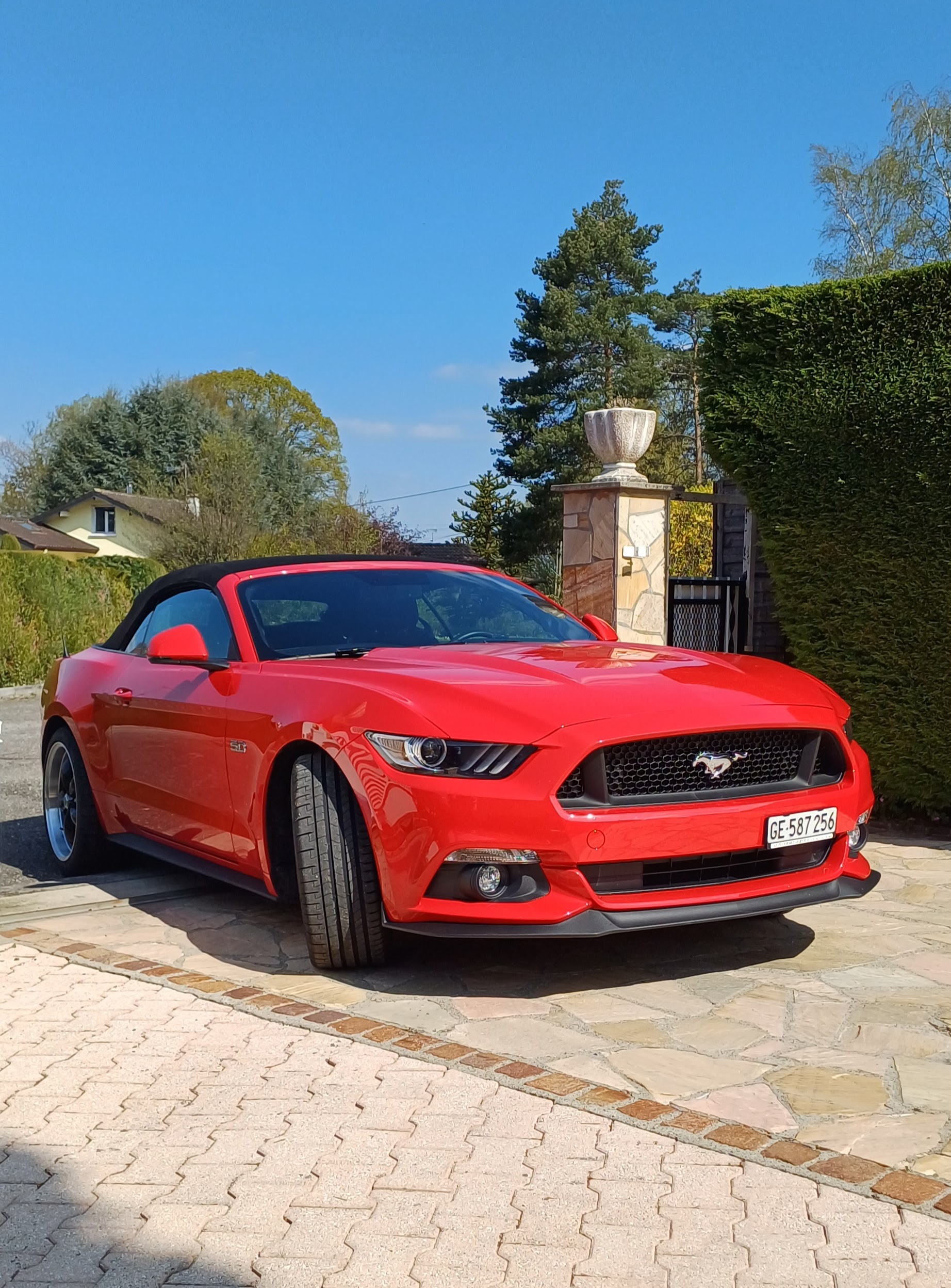 FORD Mustang Convertible 5.0 V8 GT Automat-image-5