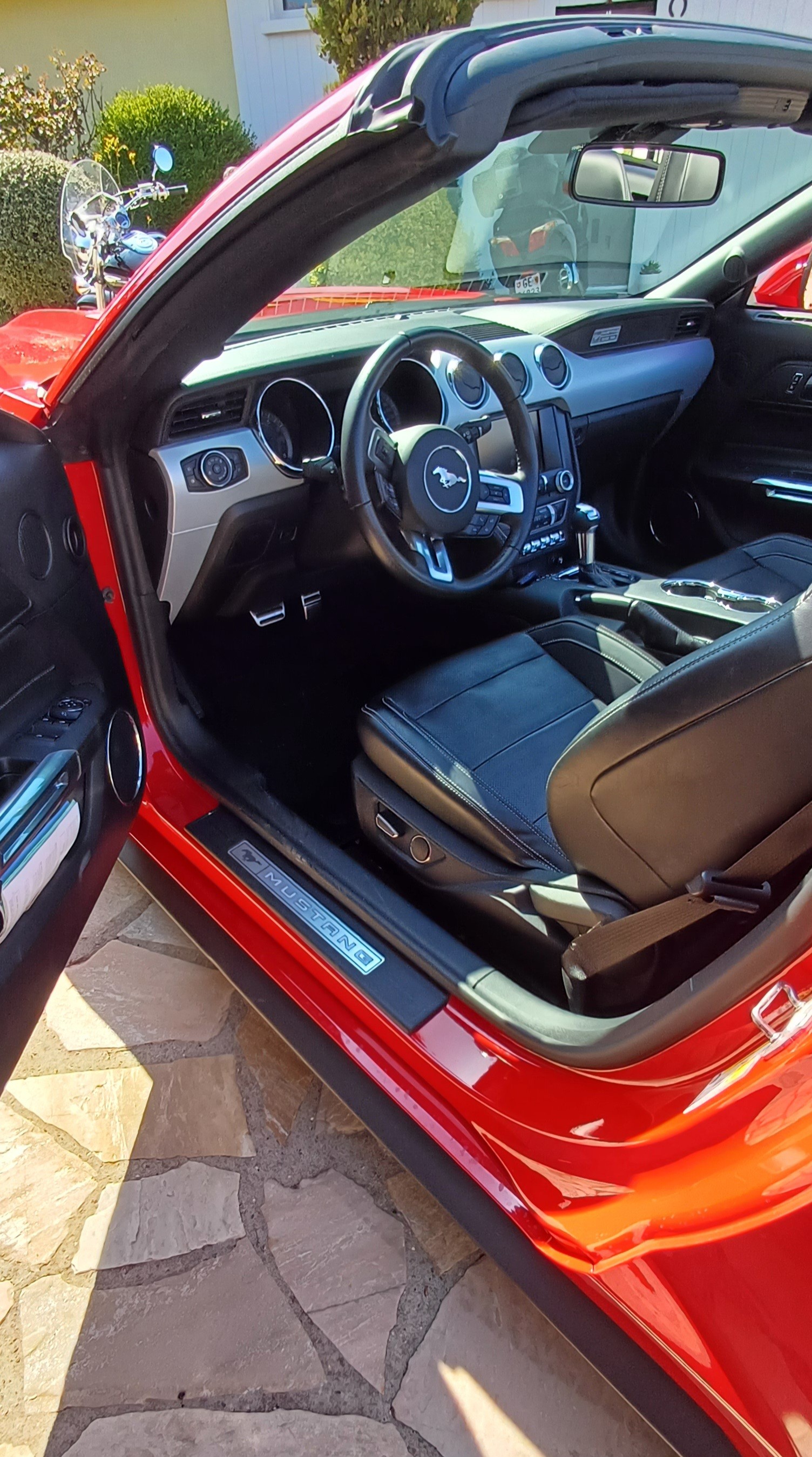 FORD Mustang Convertible 5.0 V8 GT Automat-image-8