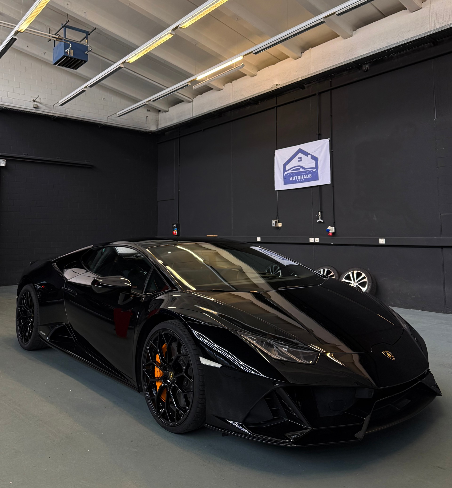 LAMBORGHINI Huracan EVO Coupé DCT-image-1