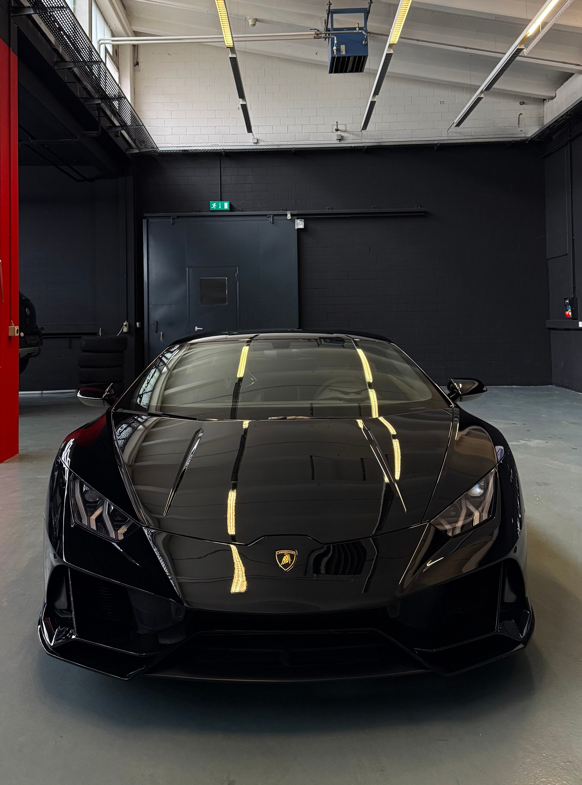 LAMBORGHINI Huracan EVO Coupé DCT-image-2