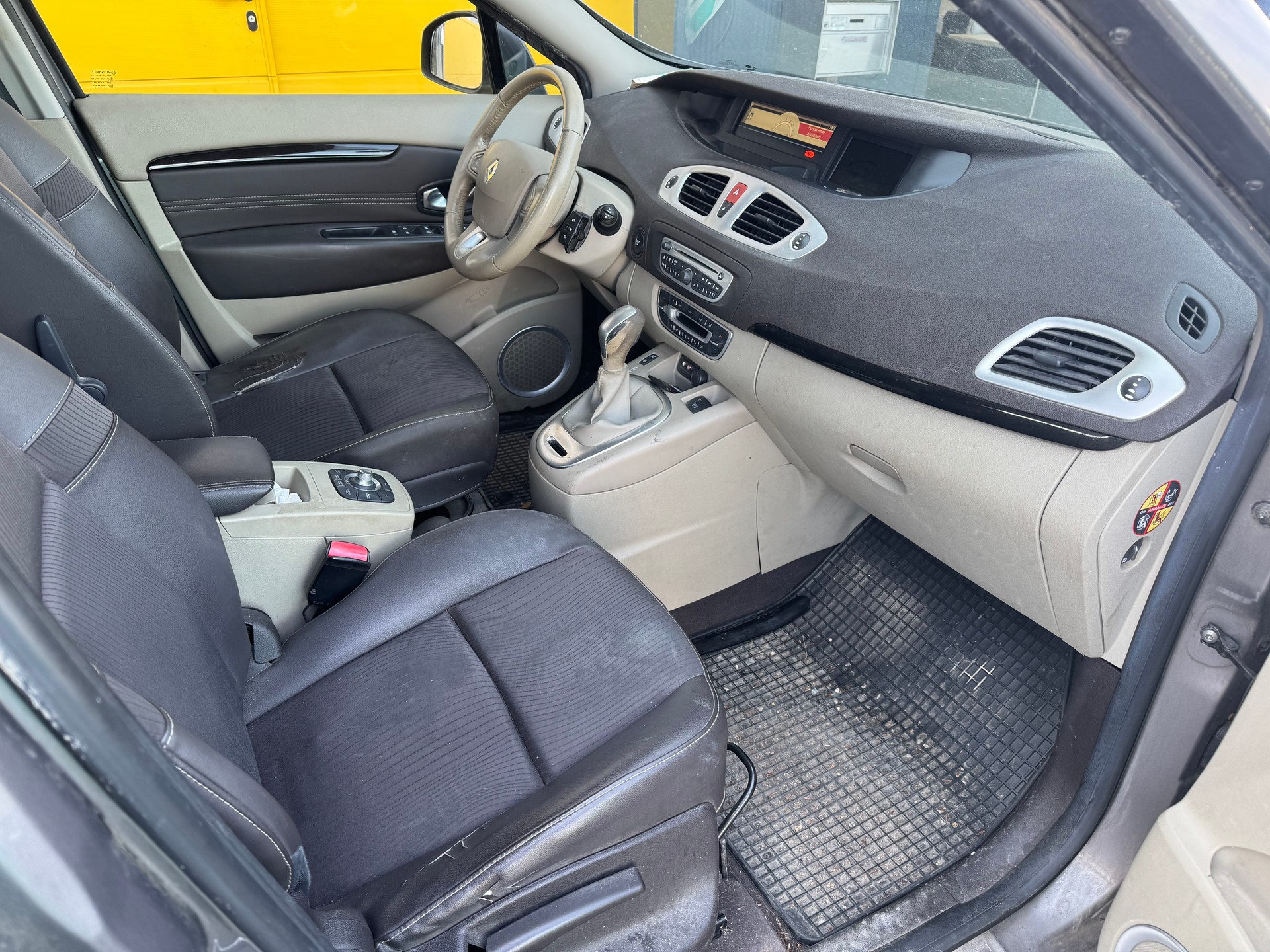 RENAULT Scénic 2.0 16V Dynamique X-Tronic CVT-image-10