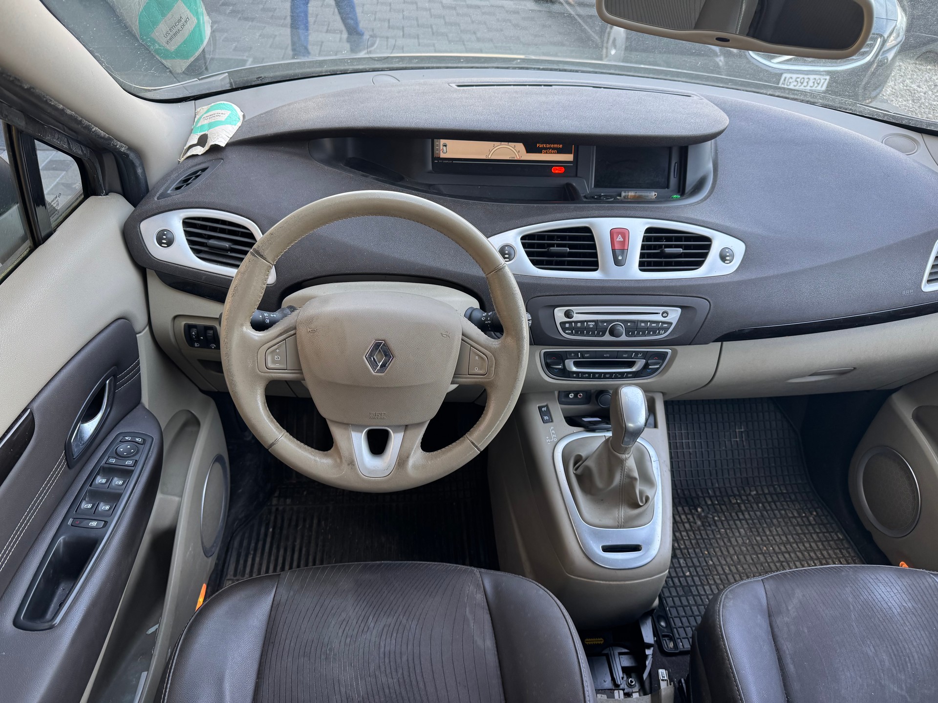 RENAULT Scénic 2.0 16V Dynamique X-Tronic CVT-image-9