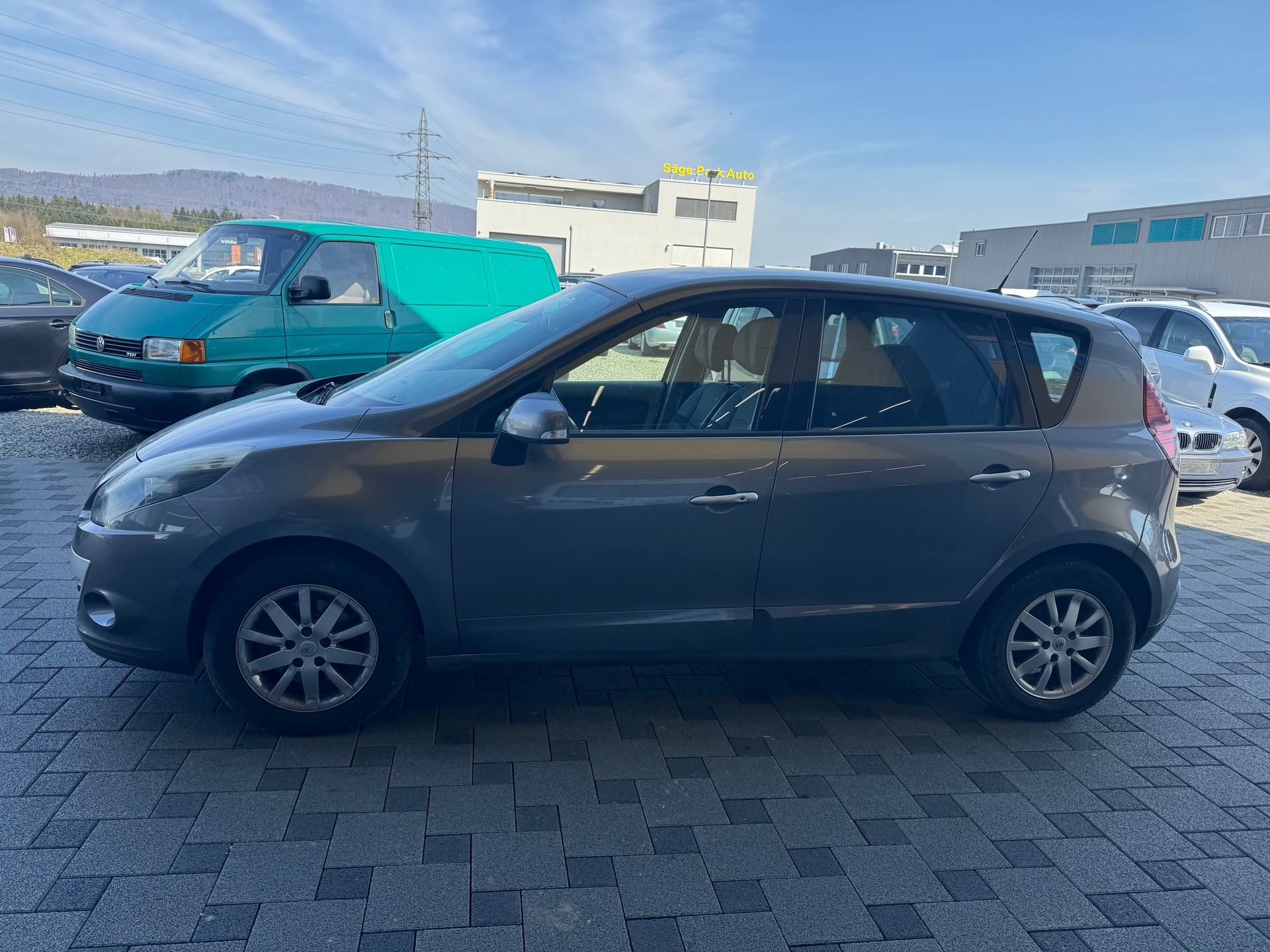 RENAULT Scénic 2.0 16V Dynamique X-Tronic CVT-image-3