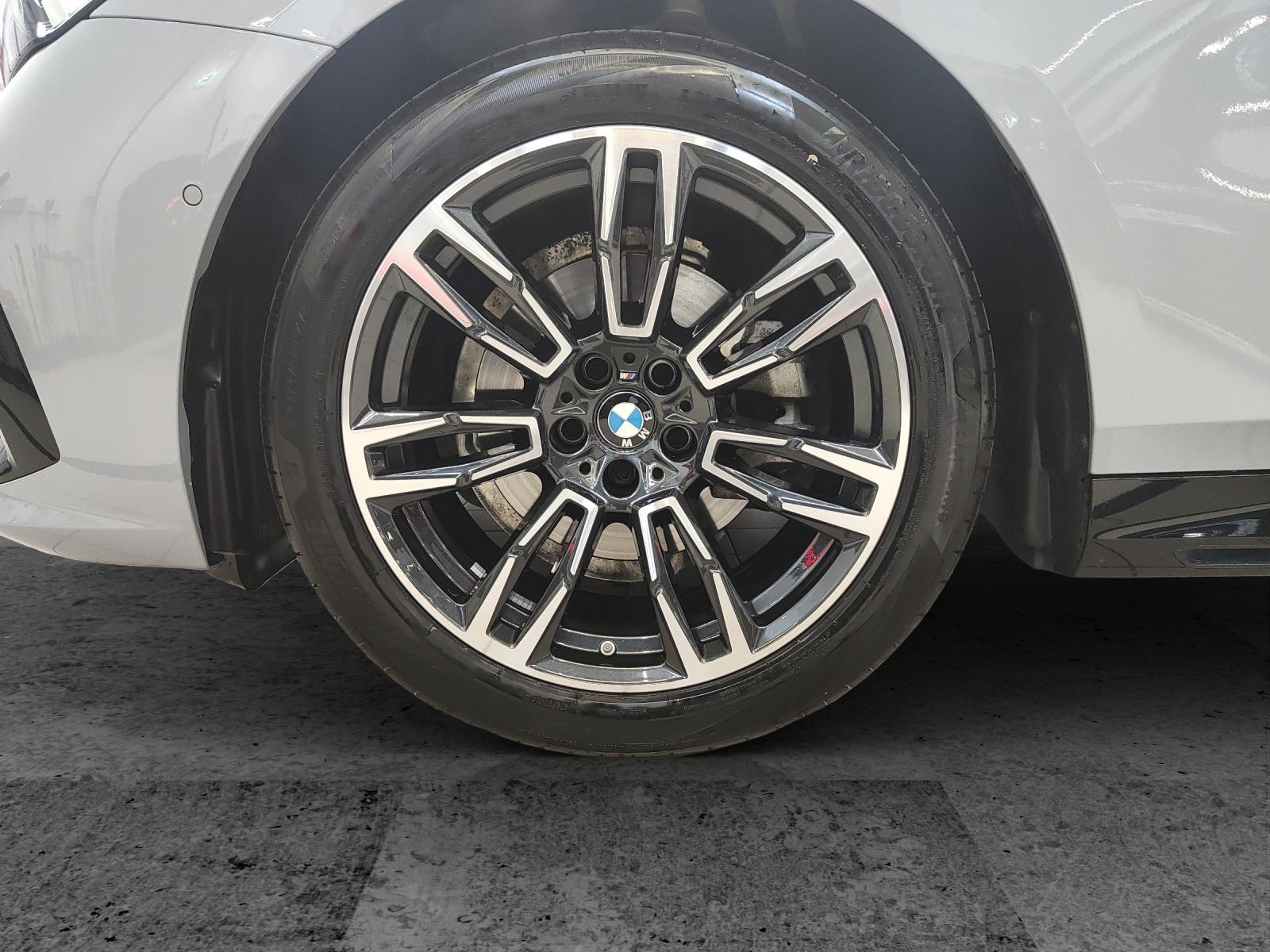 BMW 520d xDrive Touring-image-4
