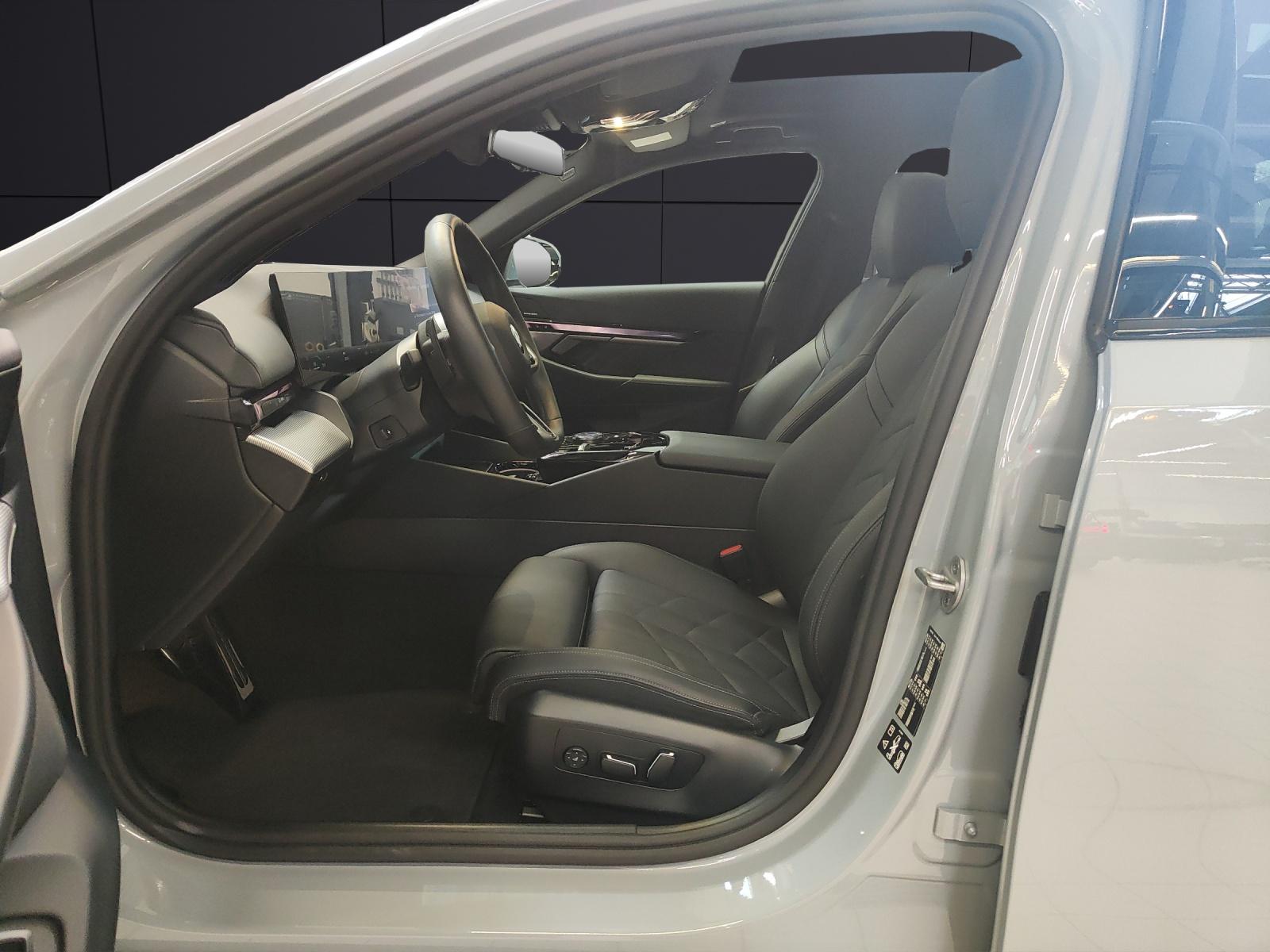 BMW 520d xDrive Touring-image-1
