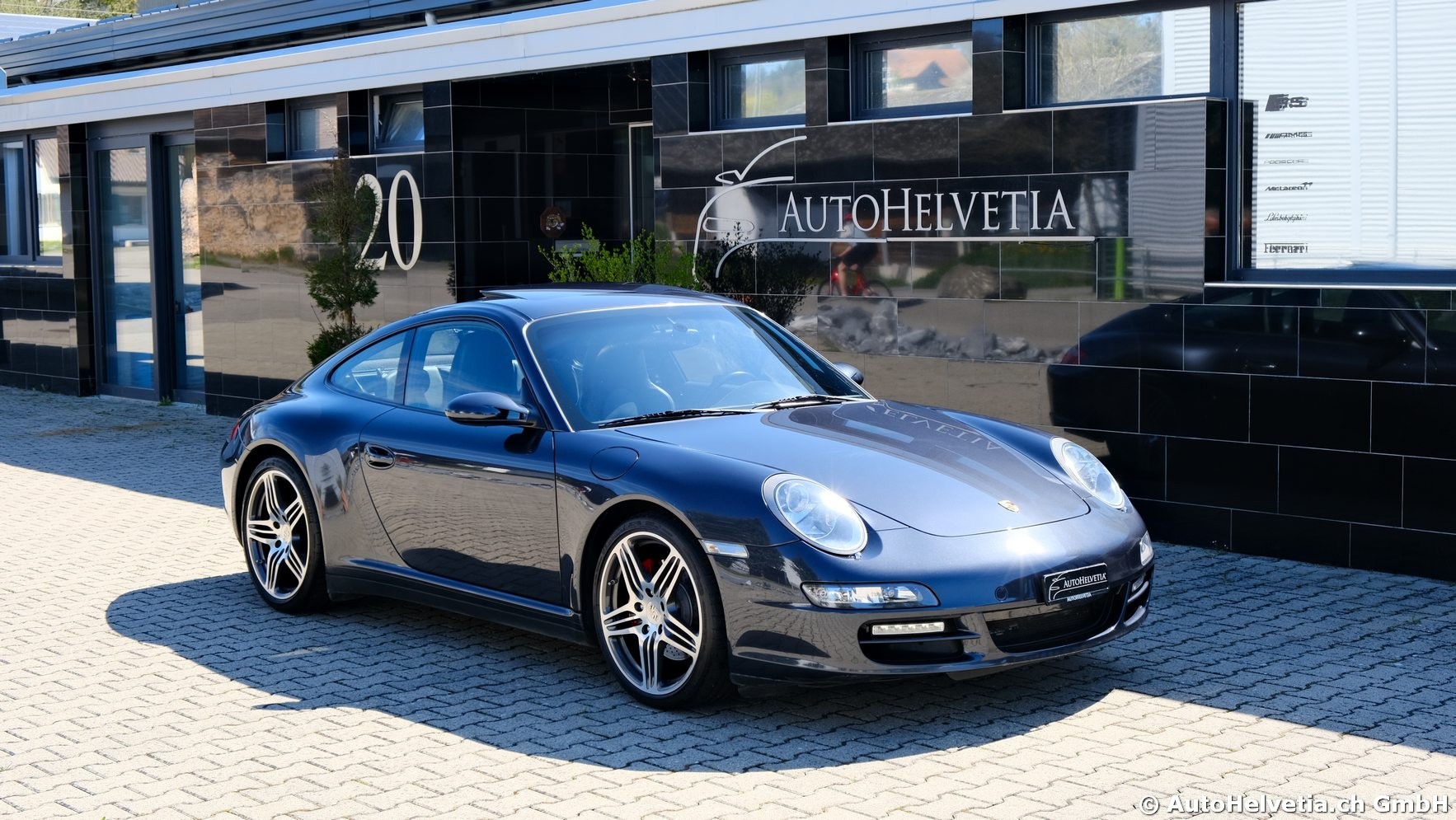 PORSCHE 911 Carrera 4S-image-18