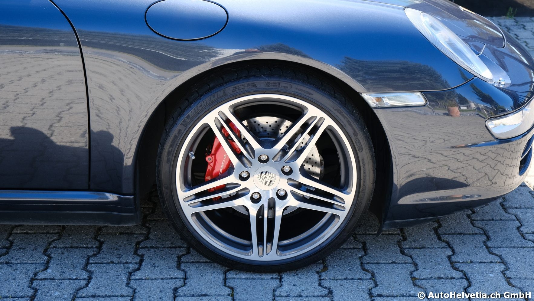 PORSCHE 911 Carrera 4S-image-9