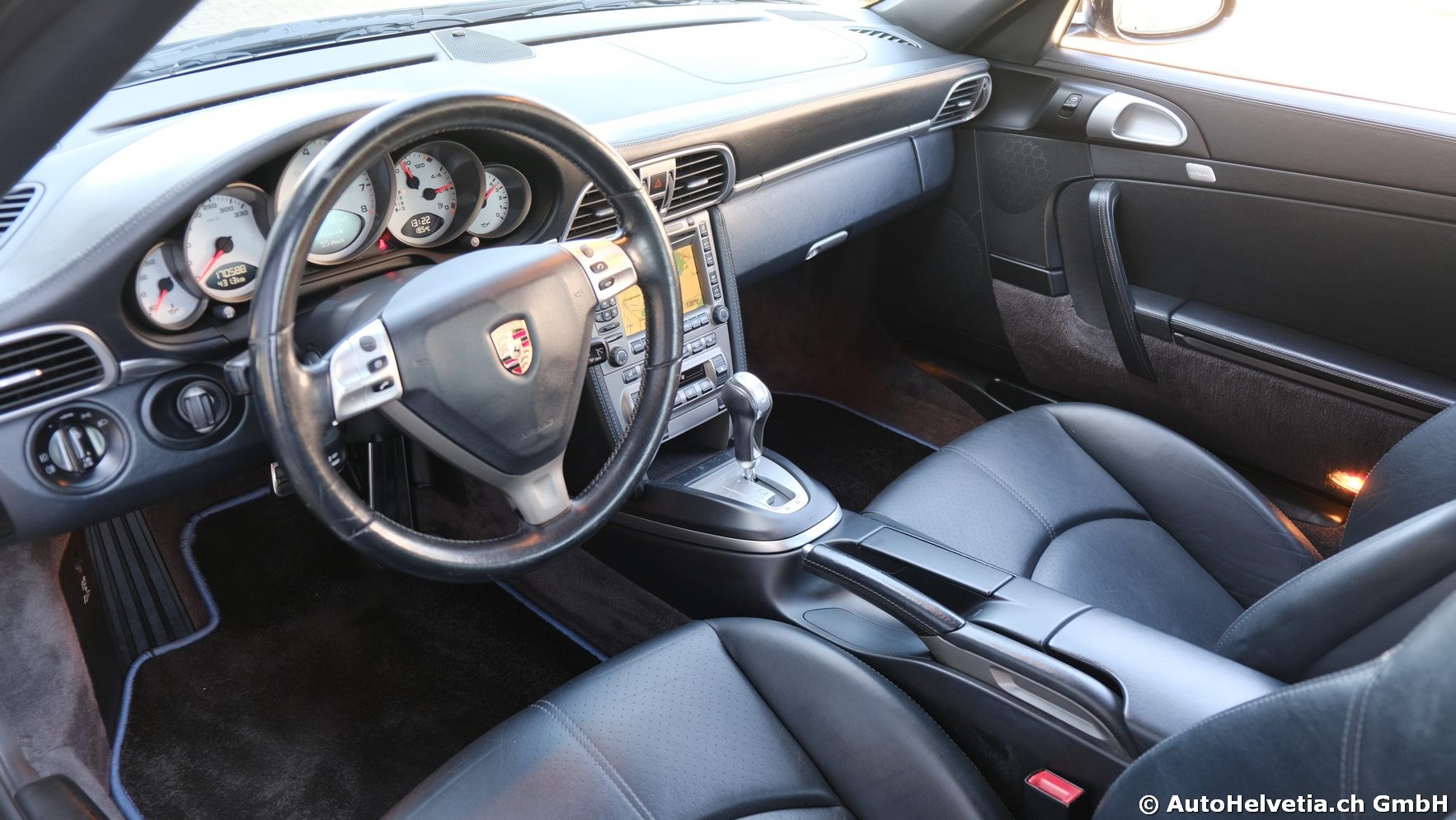 PORSCHE 911 Carrera 4S-image-11