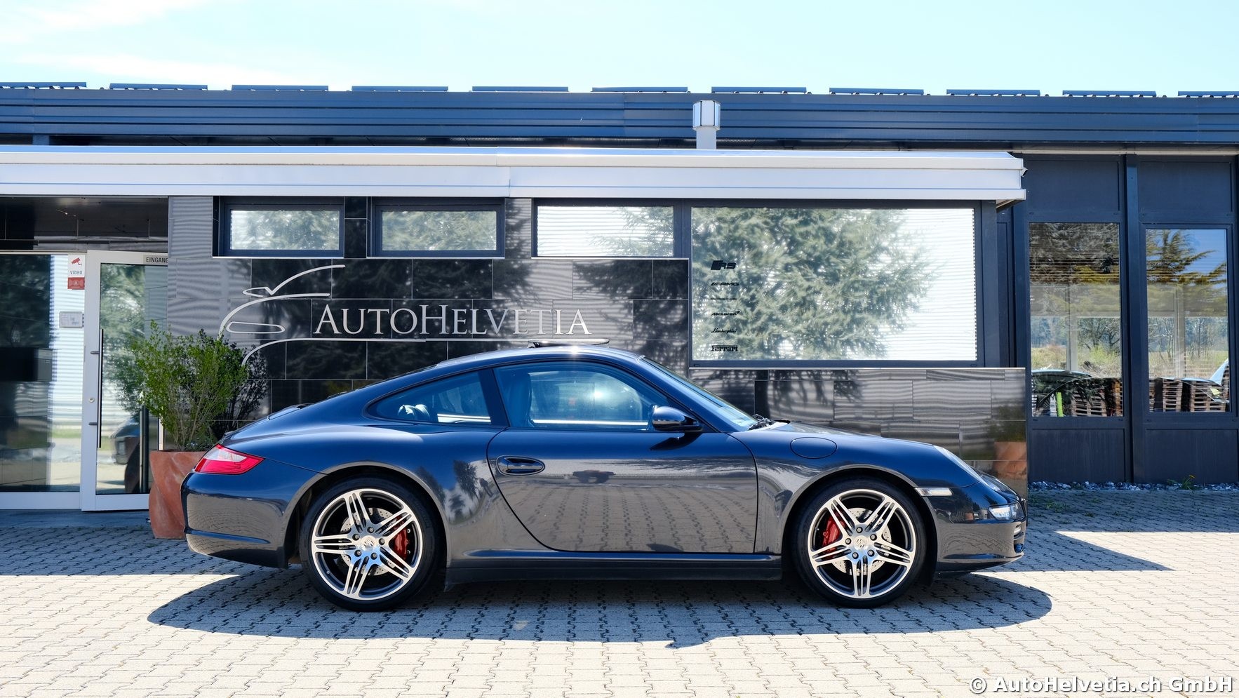 PORSCHE 911 Carrera 4S-image-4