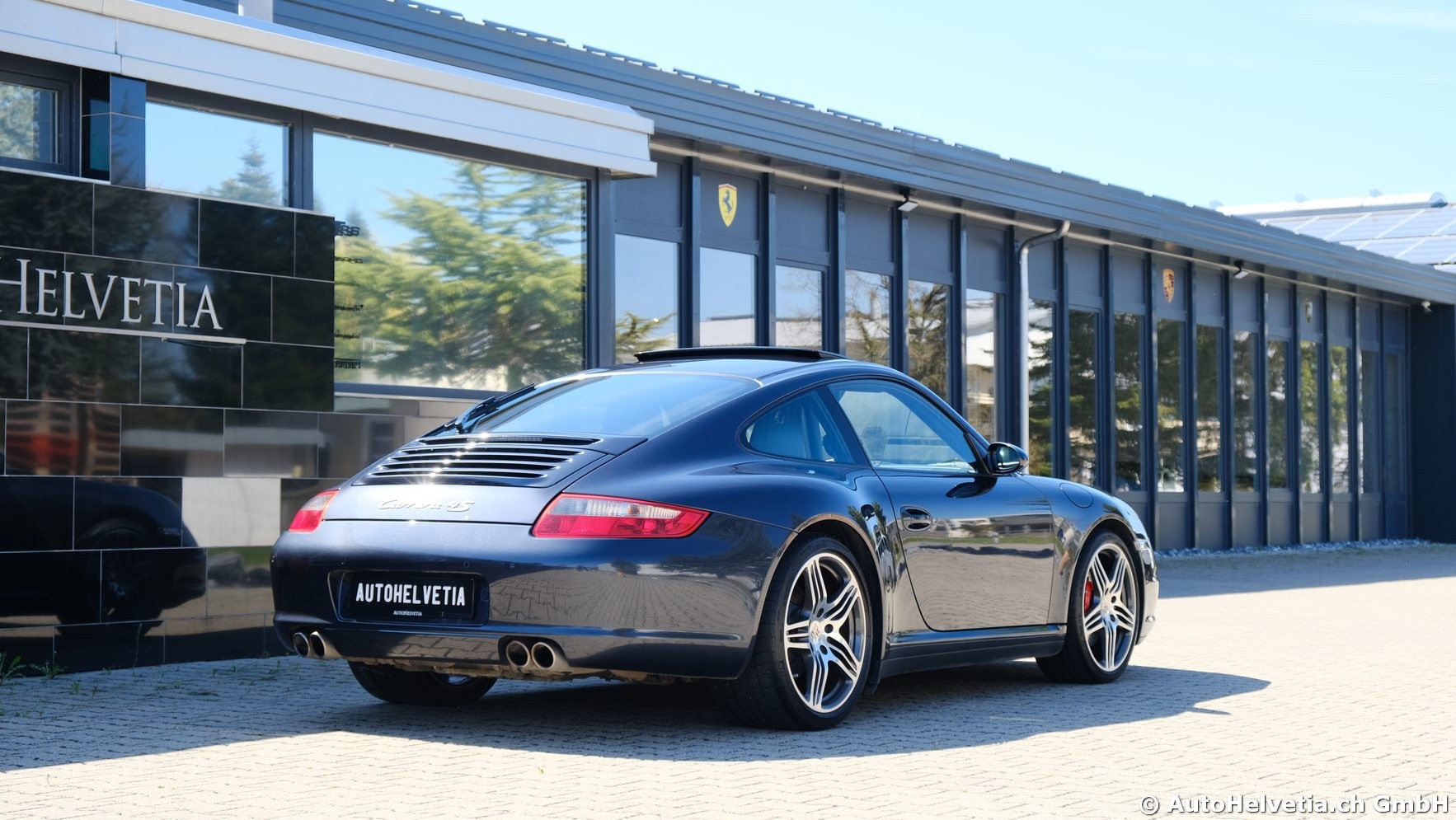 PORSCHE 911 Carrera 4S-image-5
