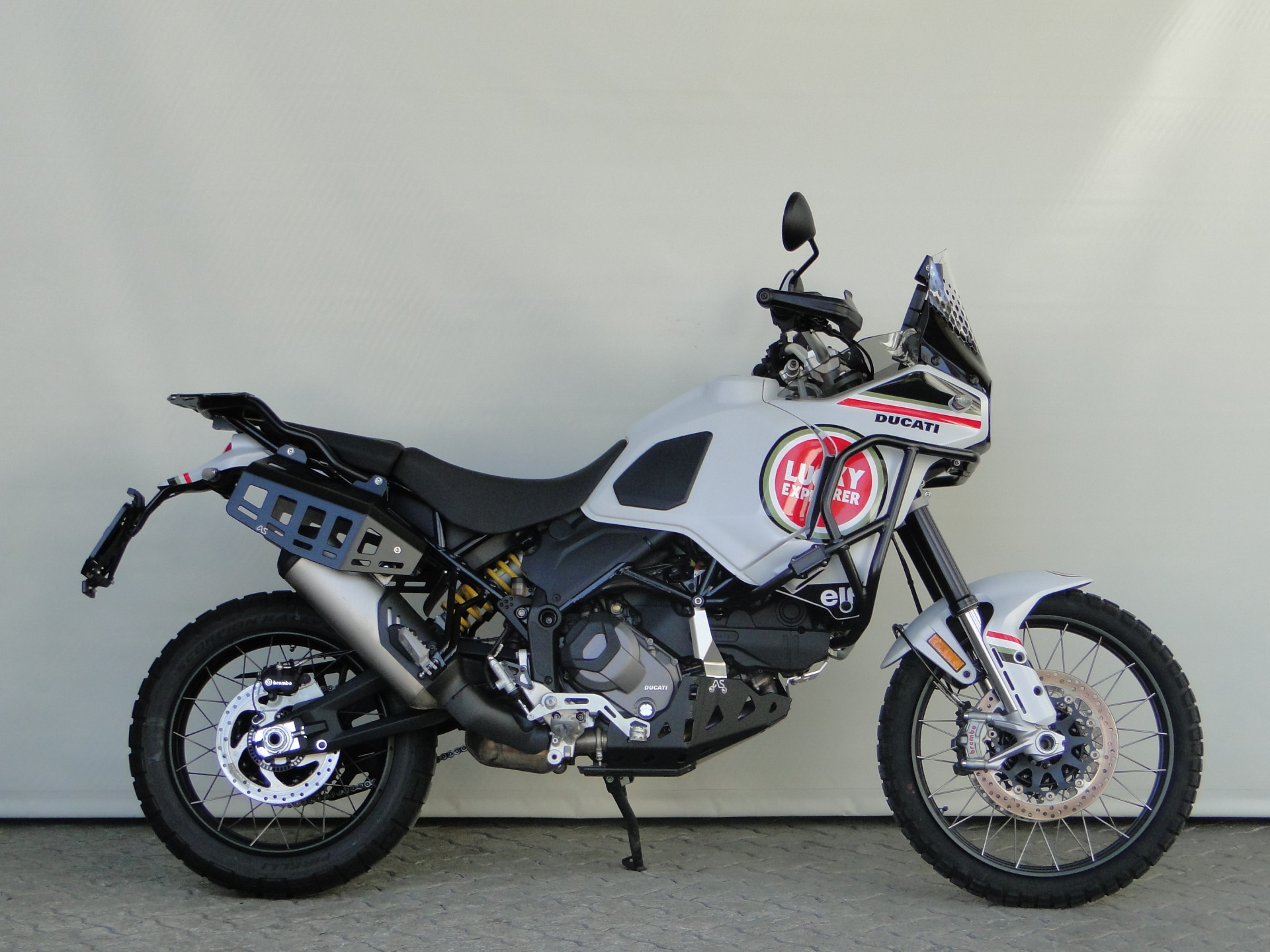 DUCATI 937 DesertX V2 Lucky Explorer-showroom-element-2