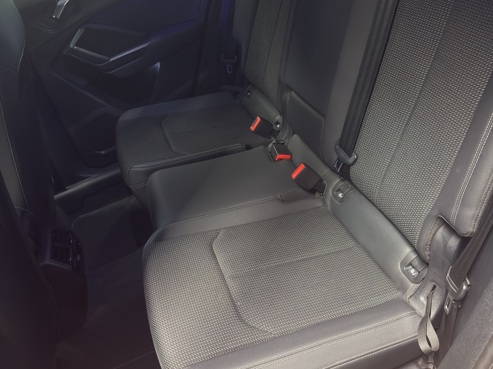AUDI Q3 35 TFSI S line Attraction S-tronic-image-12
