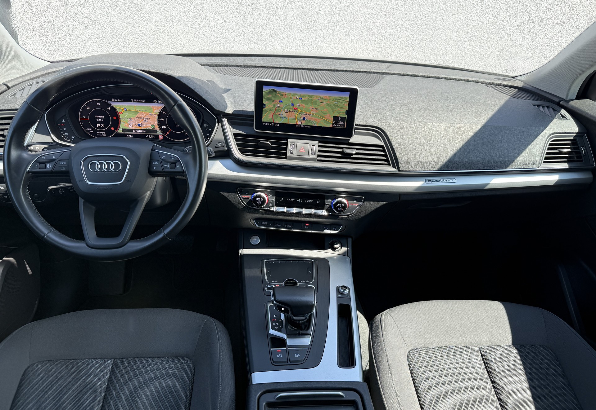 AUDI Q5 2.0 TDI quattro S-tronic-image-18