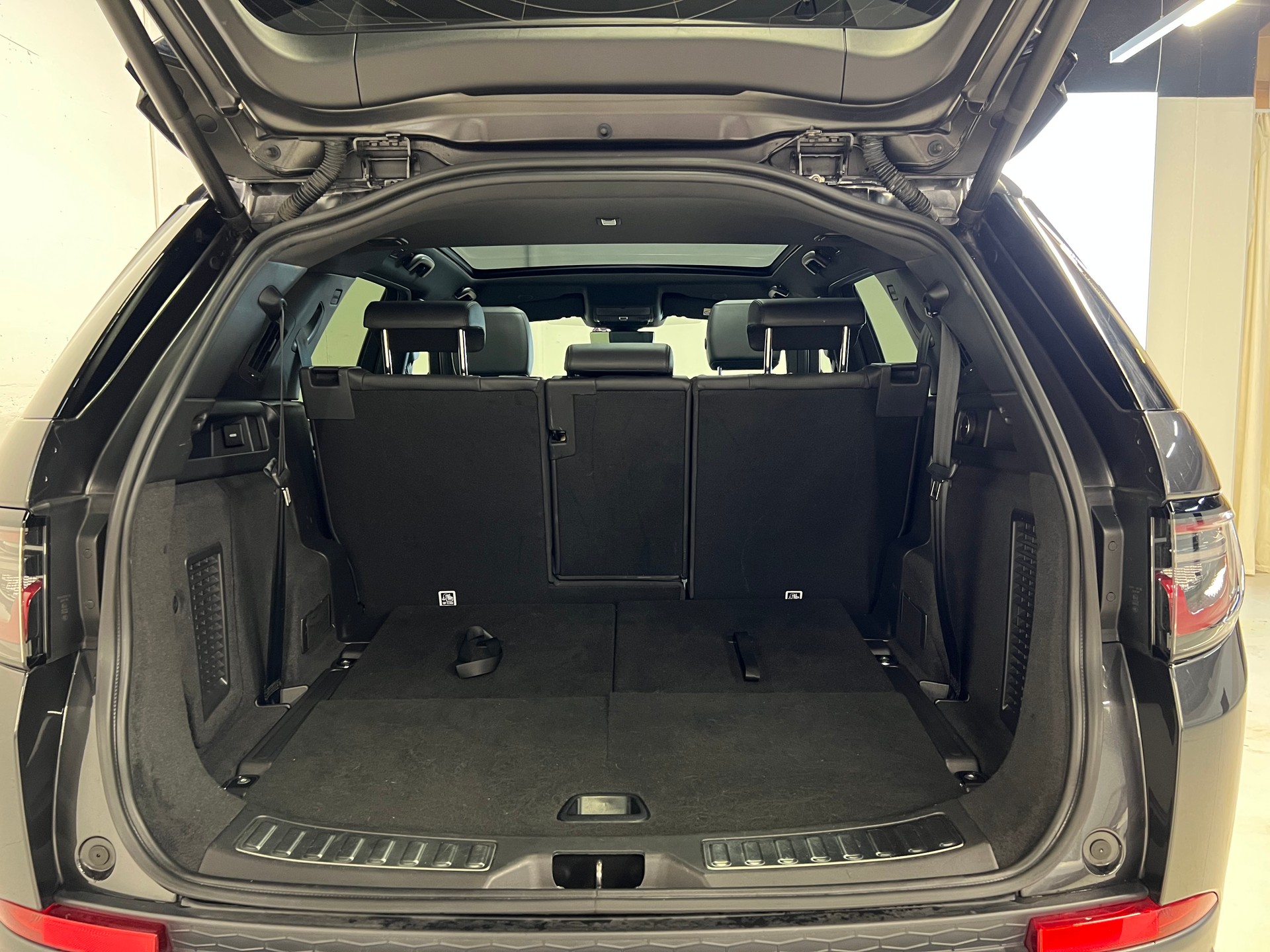 LAND ROVER Discovery Sport 2.0 Si4 250 HSE-image-11