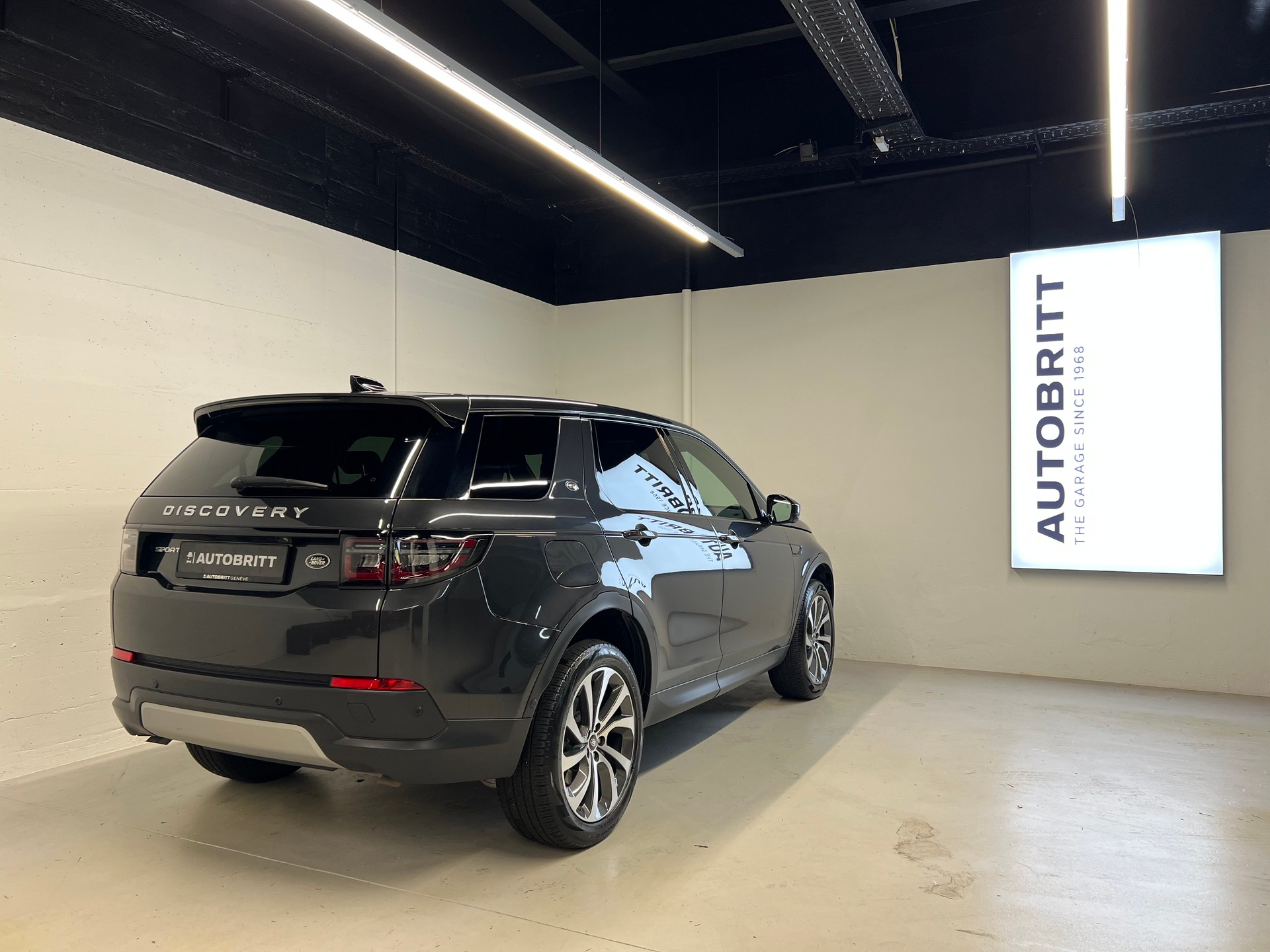 LAND ROVER Discovery Sport 2.0 Si4 250 HSE-image-1