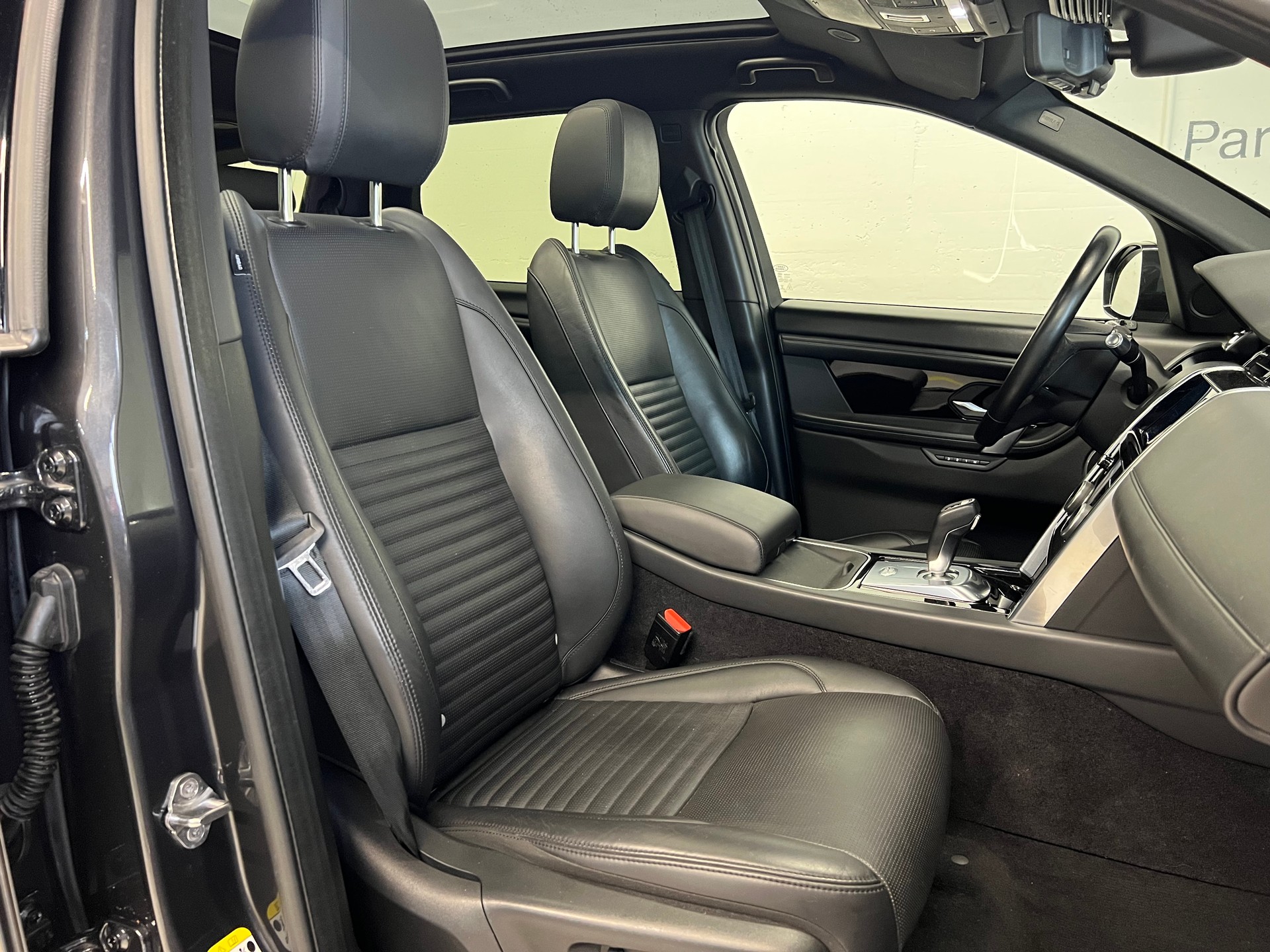 LAND ROVER Discovery Sport 2.0 Si4 250 HSE-image-5