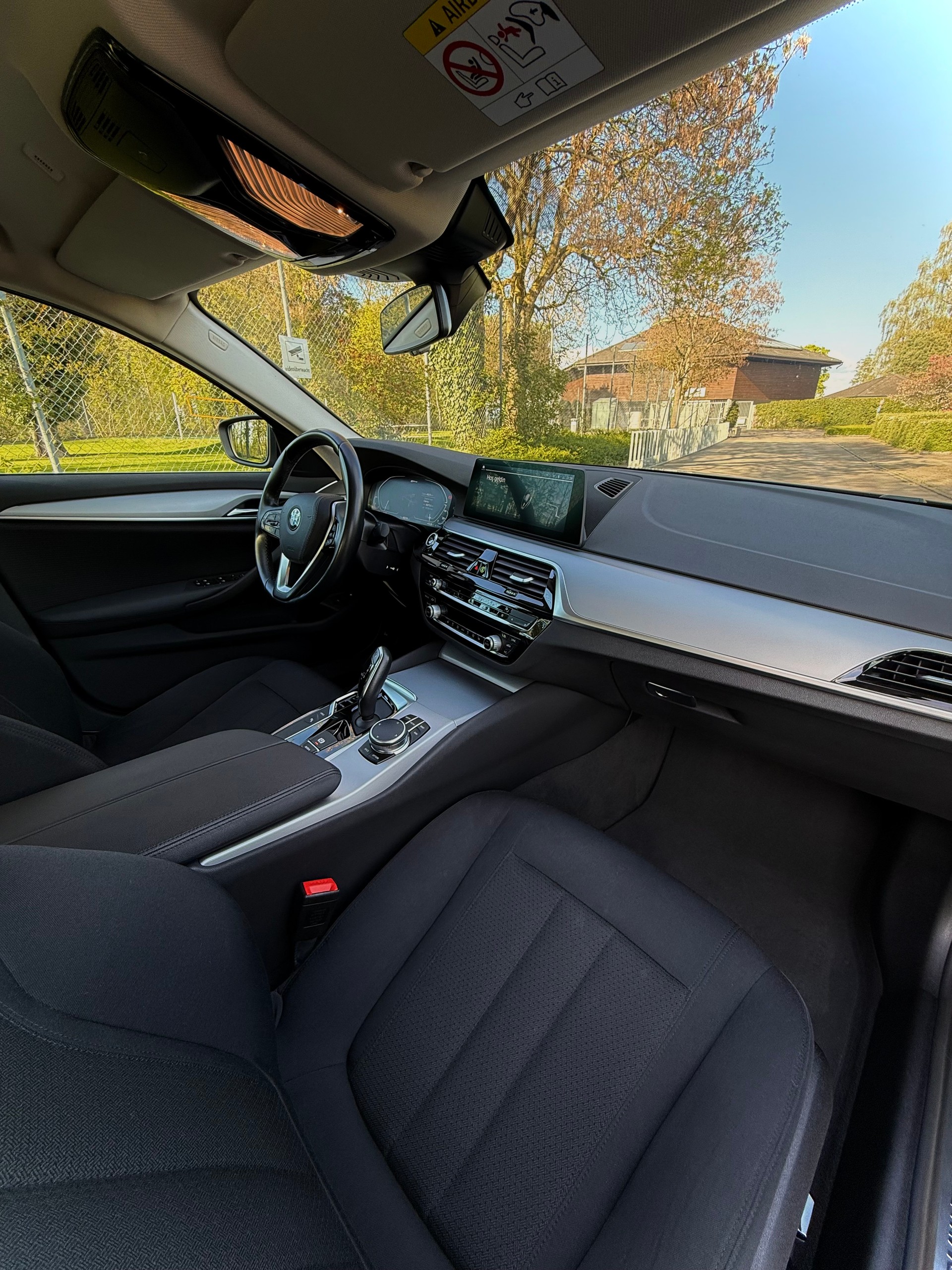 BMW 530e iPerformance Steptronic-image-7