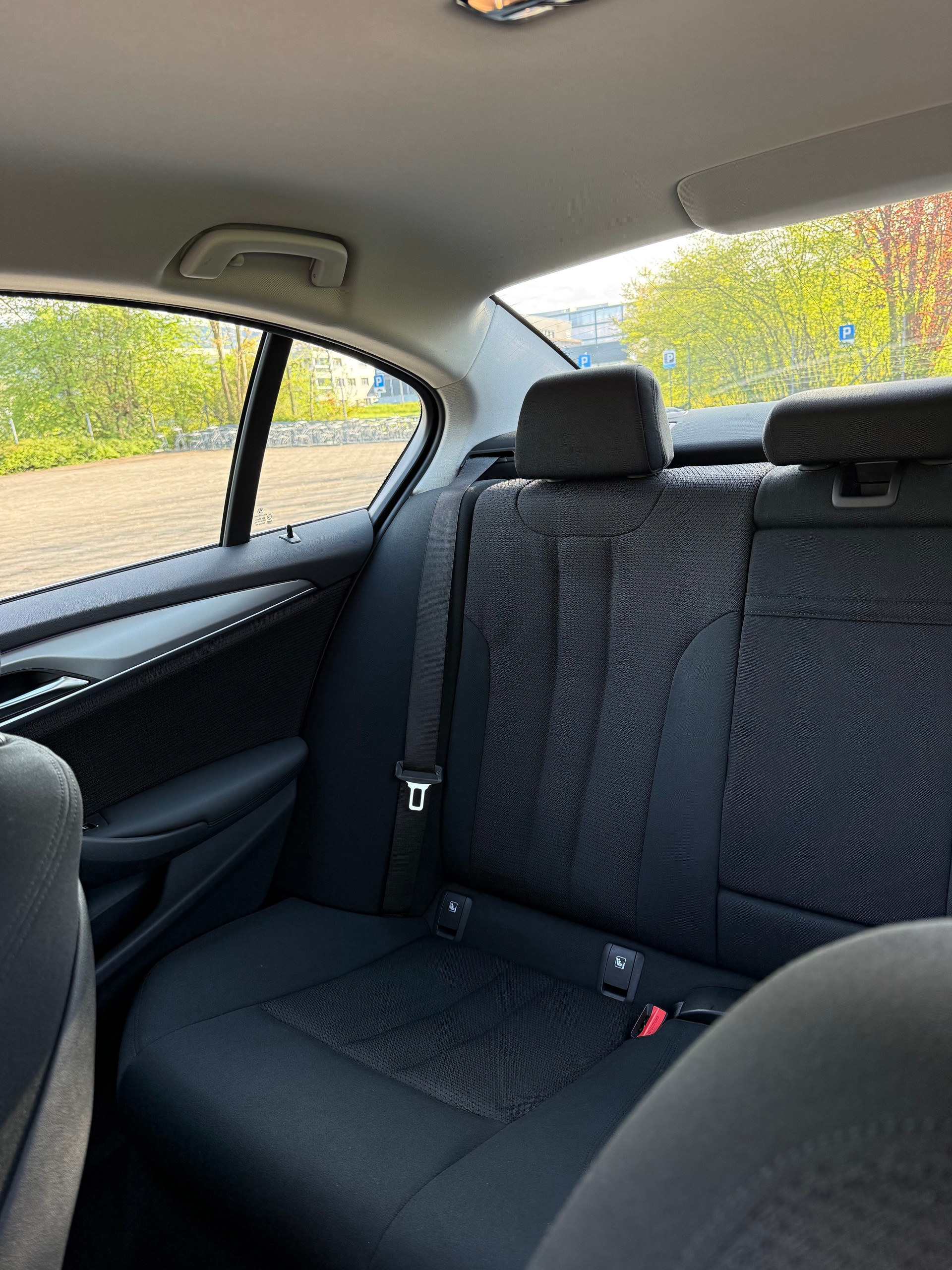 BMW 530e iPerformance Steptronic-image-13