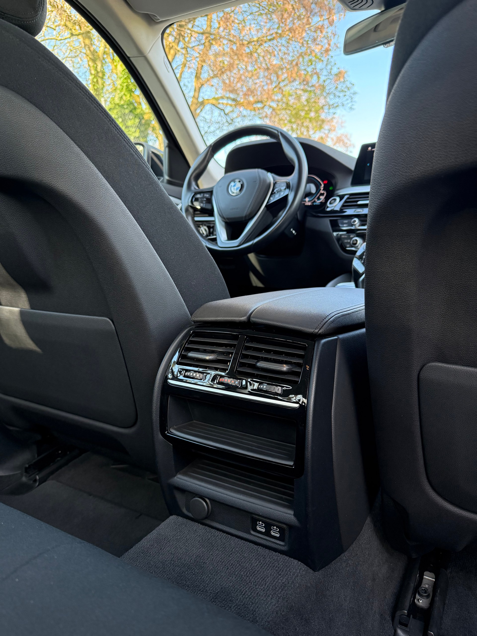 BMW 530e iPerformance Steptronic-image-10