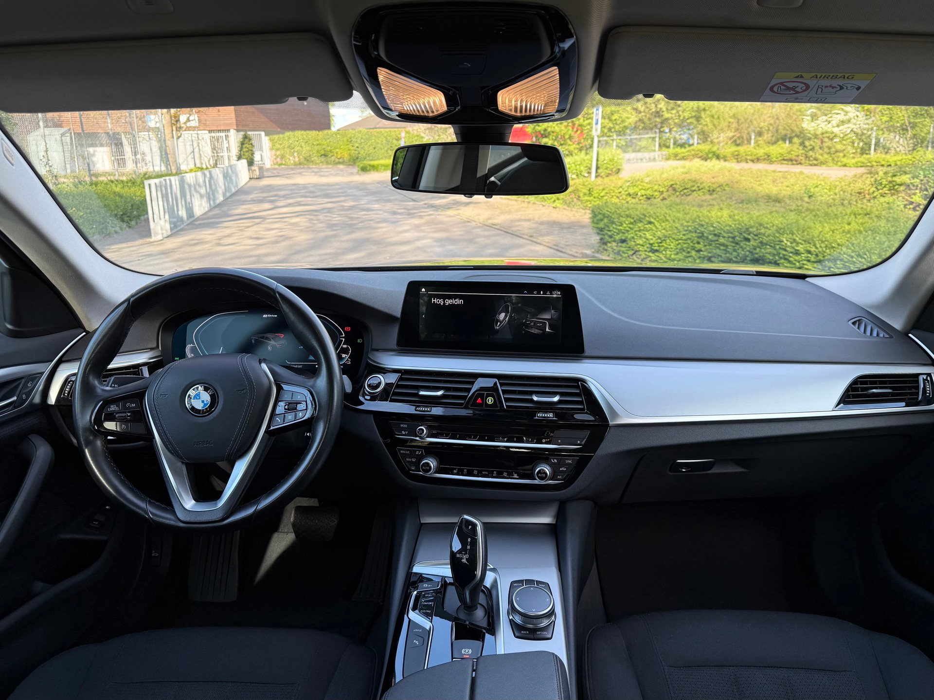 BMW 530e iPerformance Steptronic-image-5
