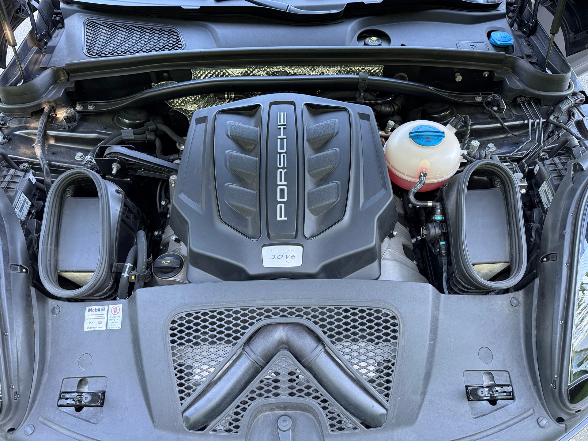 PORSCHE Macan GTS PDK-image-11